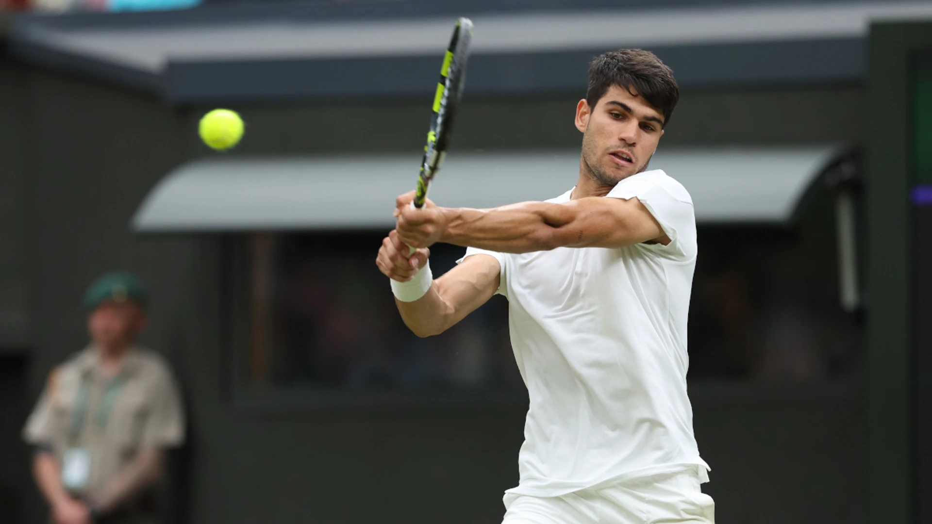 Confident Alcaraz faces aggressive Humbert in Wimbledon's fourth round