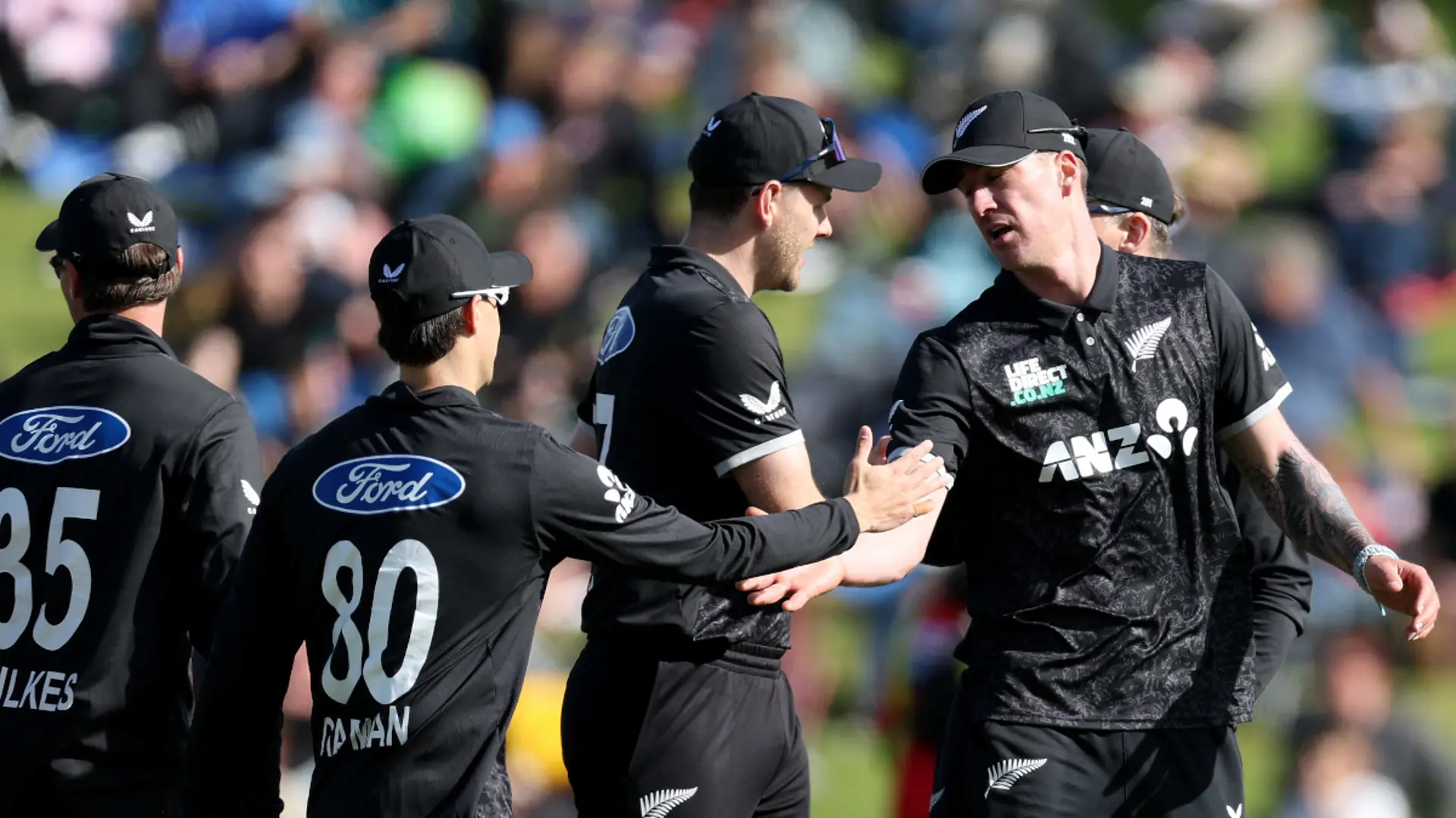 Reckless England set New Zealand 176 to win second ODI