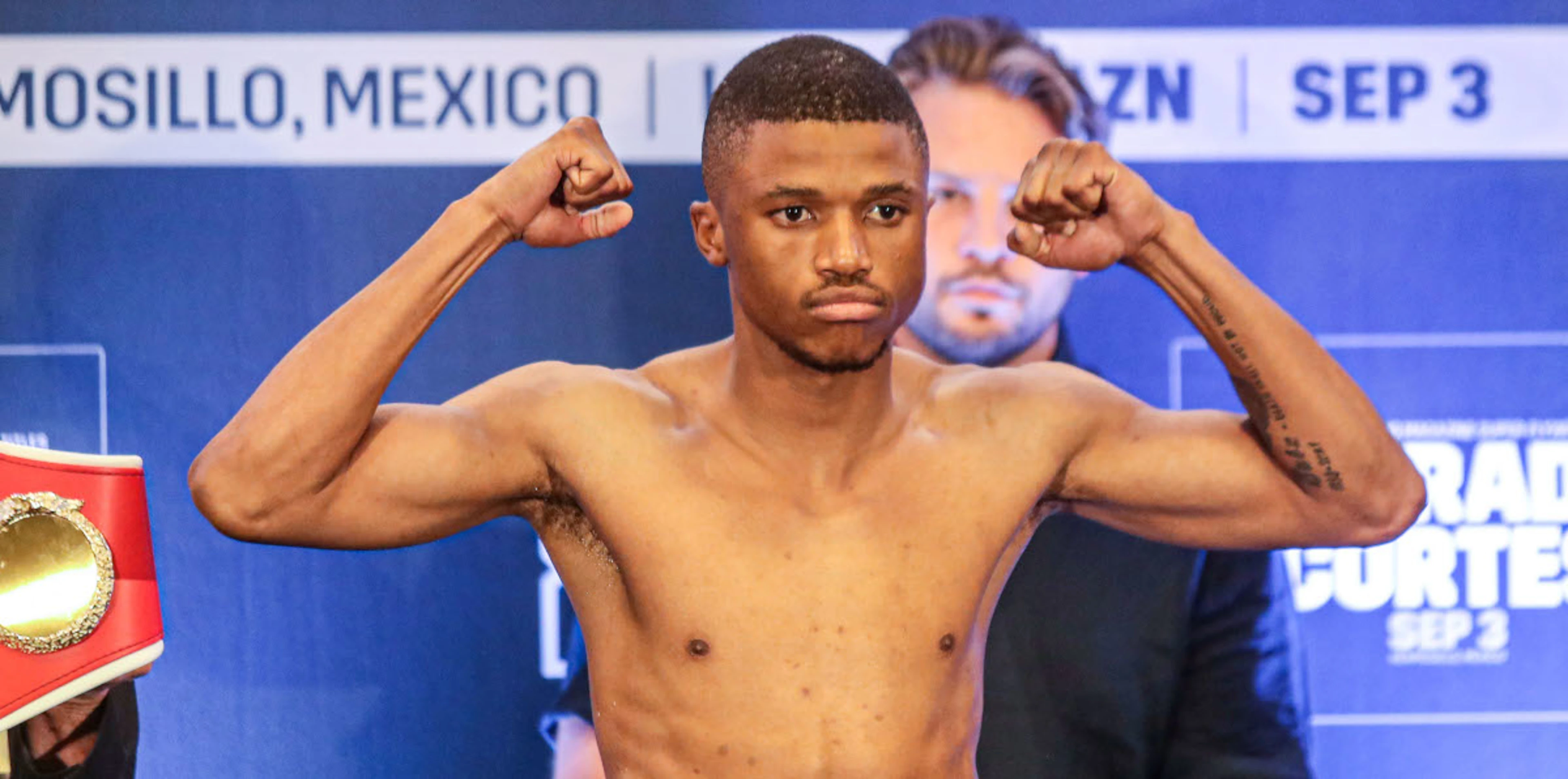 Sivenathi Nontshinga named boxer of the year