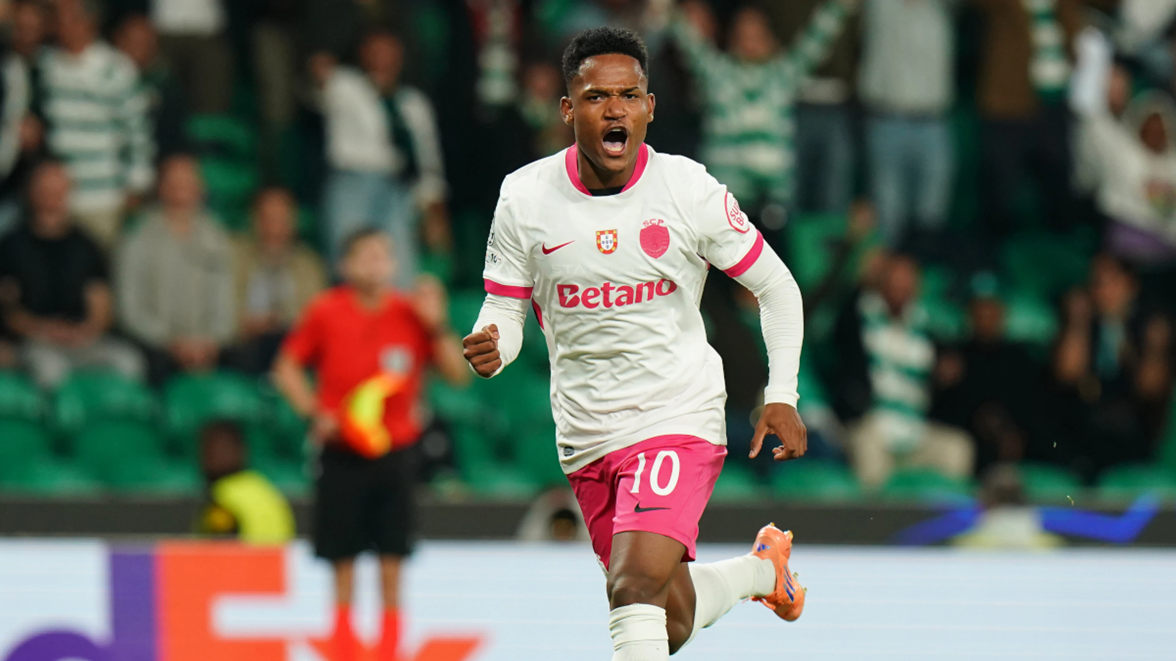 Sporting produce late rally to down 10-man Marseille