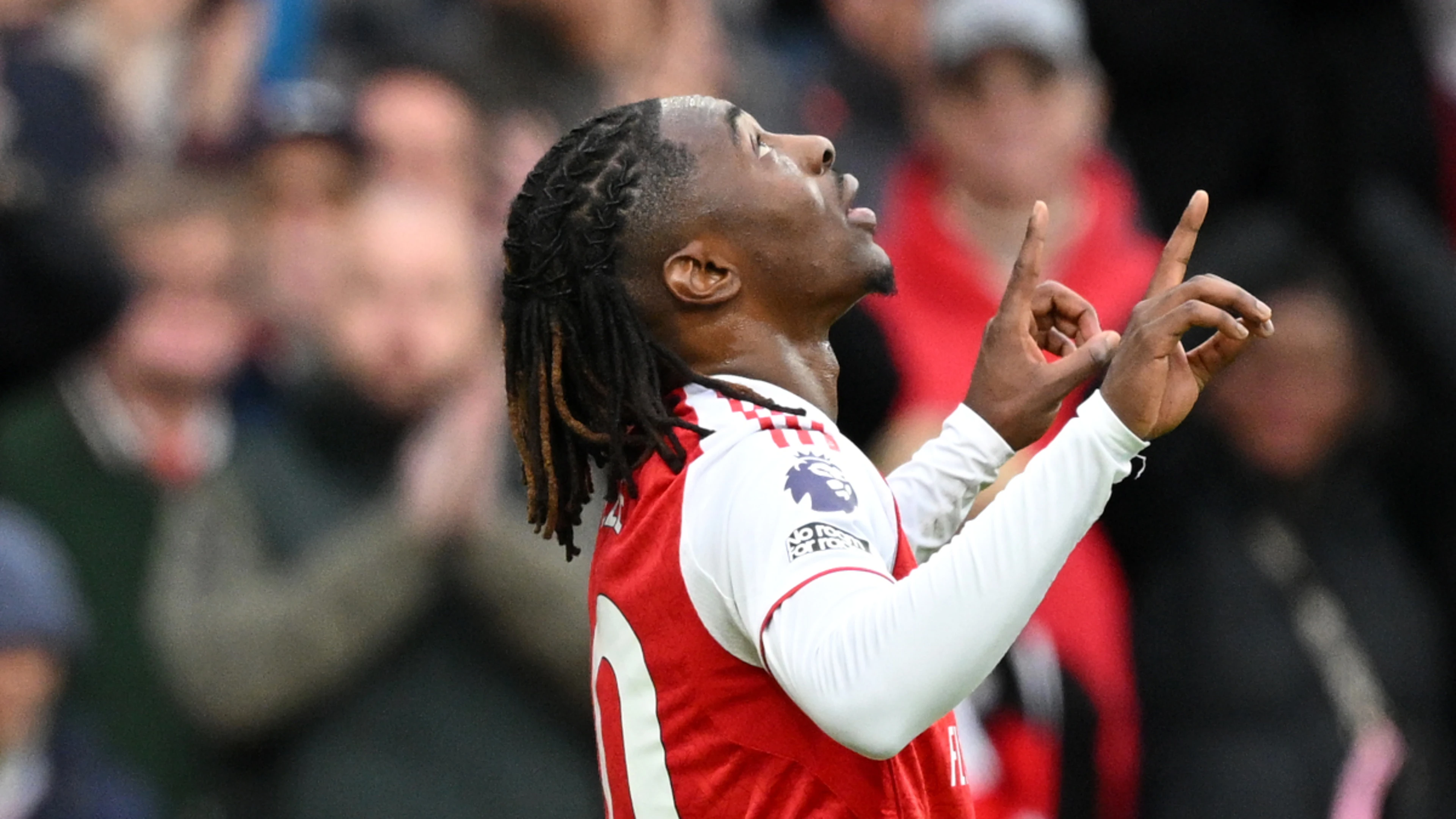 Arsenal extend Premier League lead as Man City lose at Villa