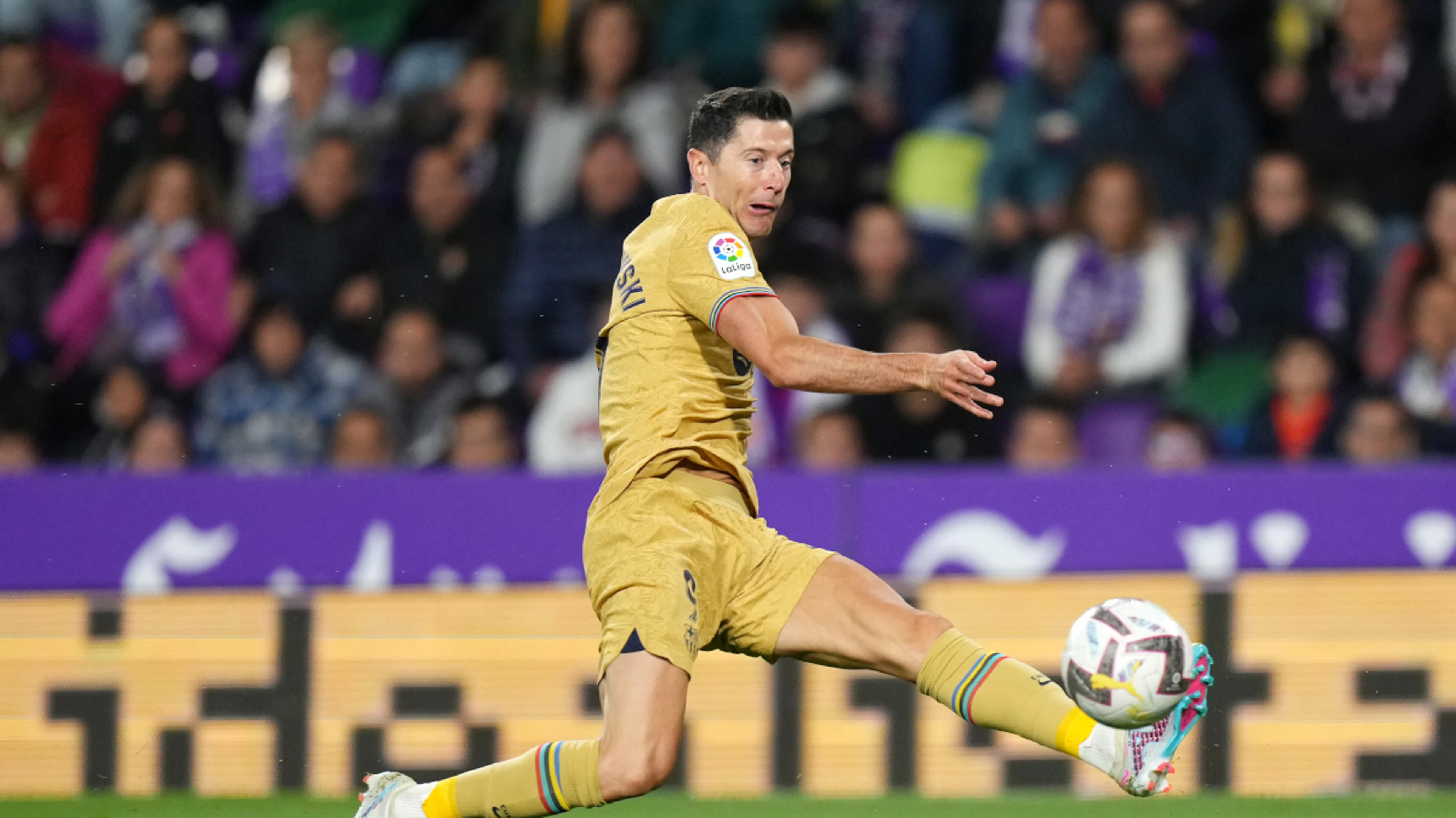 Champions Barcelona beaten  by Valladolid