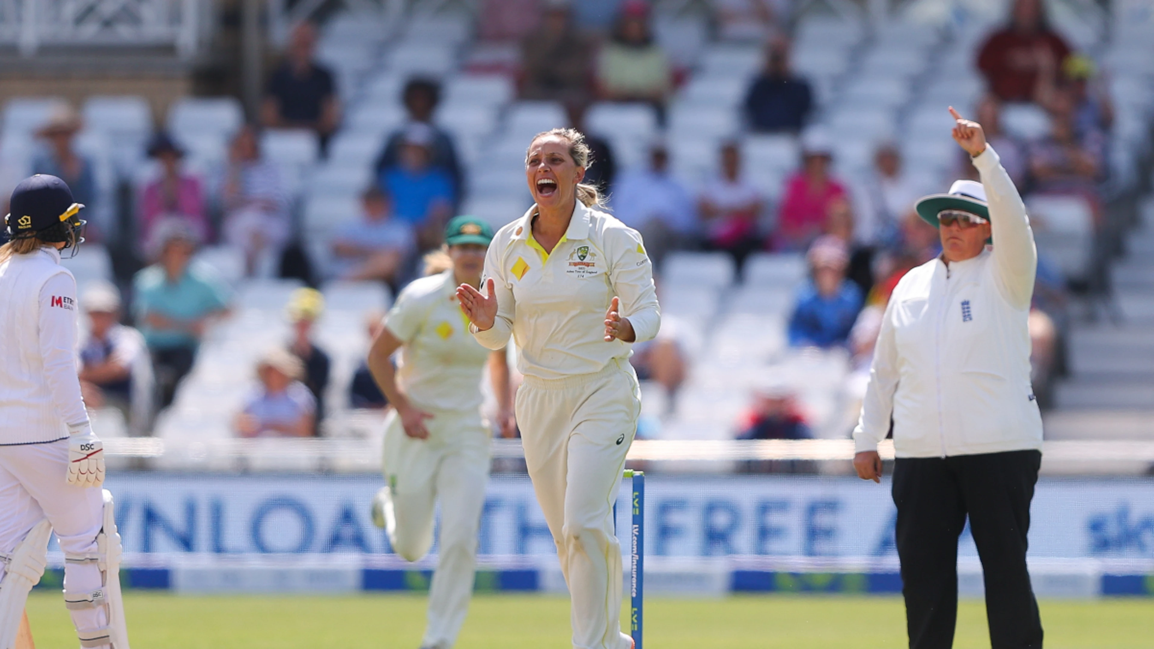 Australia's Gardner battled finger injury in record-breaking blitz