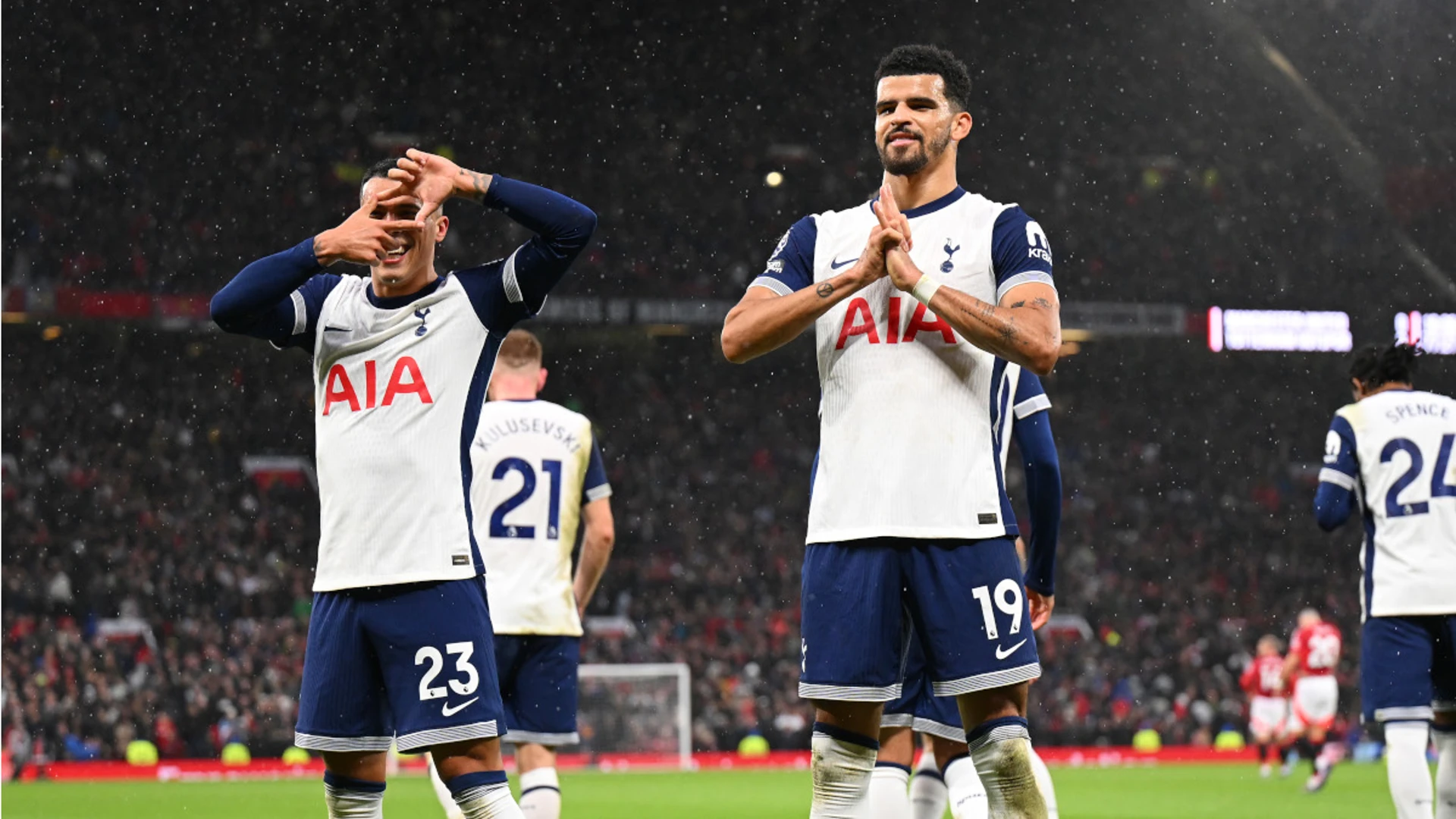 Tottenham beat Man Utd to up pressure on Ten Hag