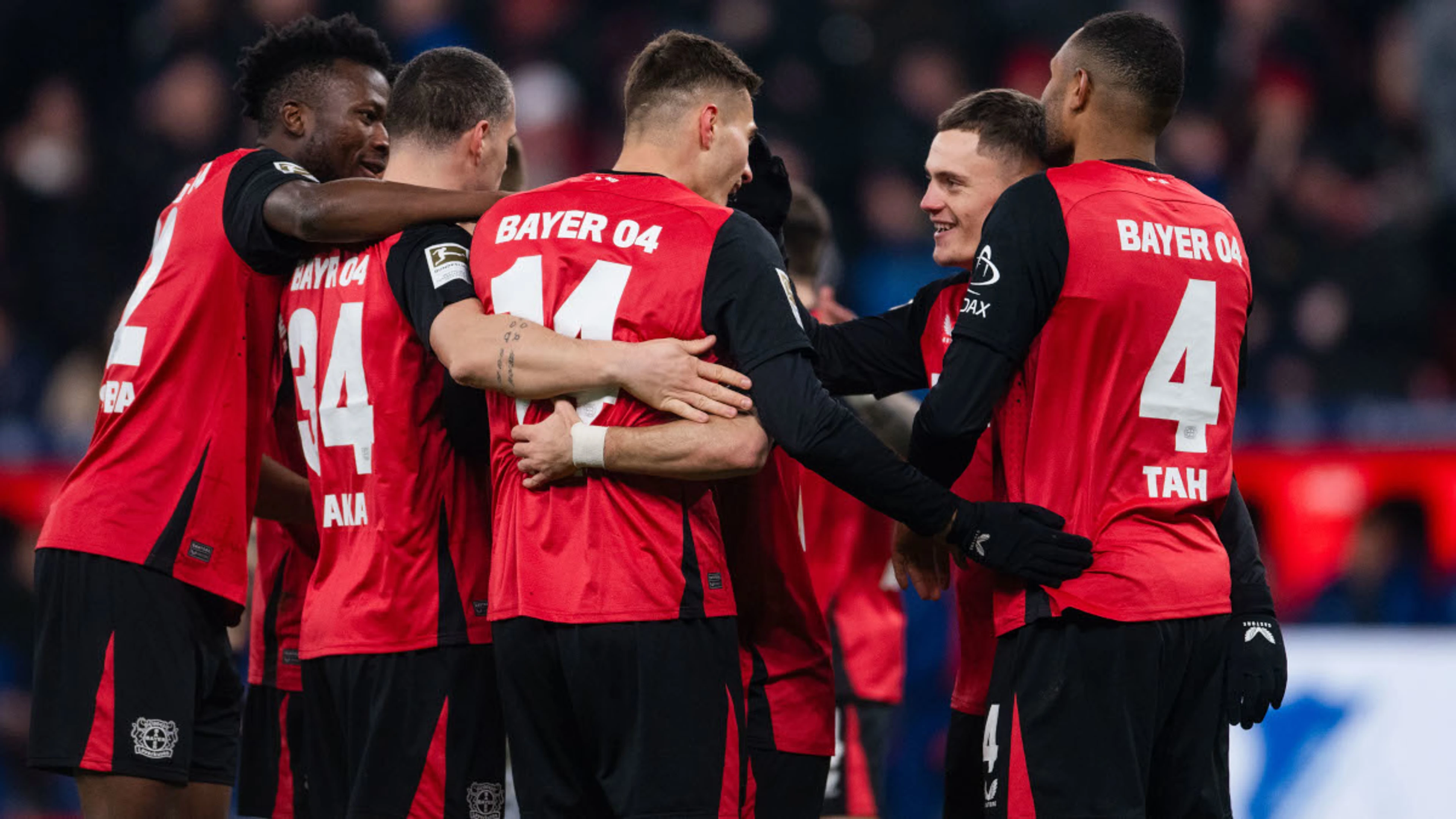 Leverkusen beat Hoffenheim to keep pace at Bundesliga summit