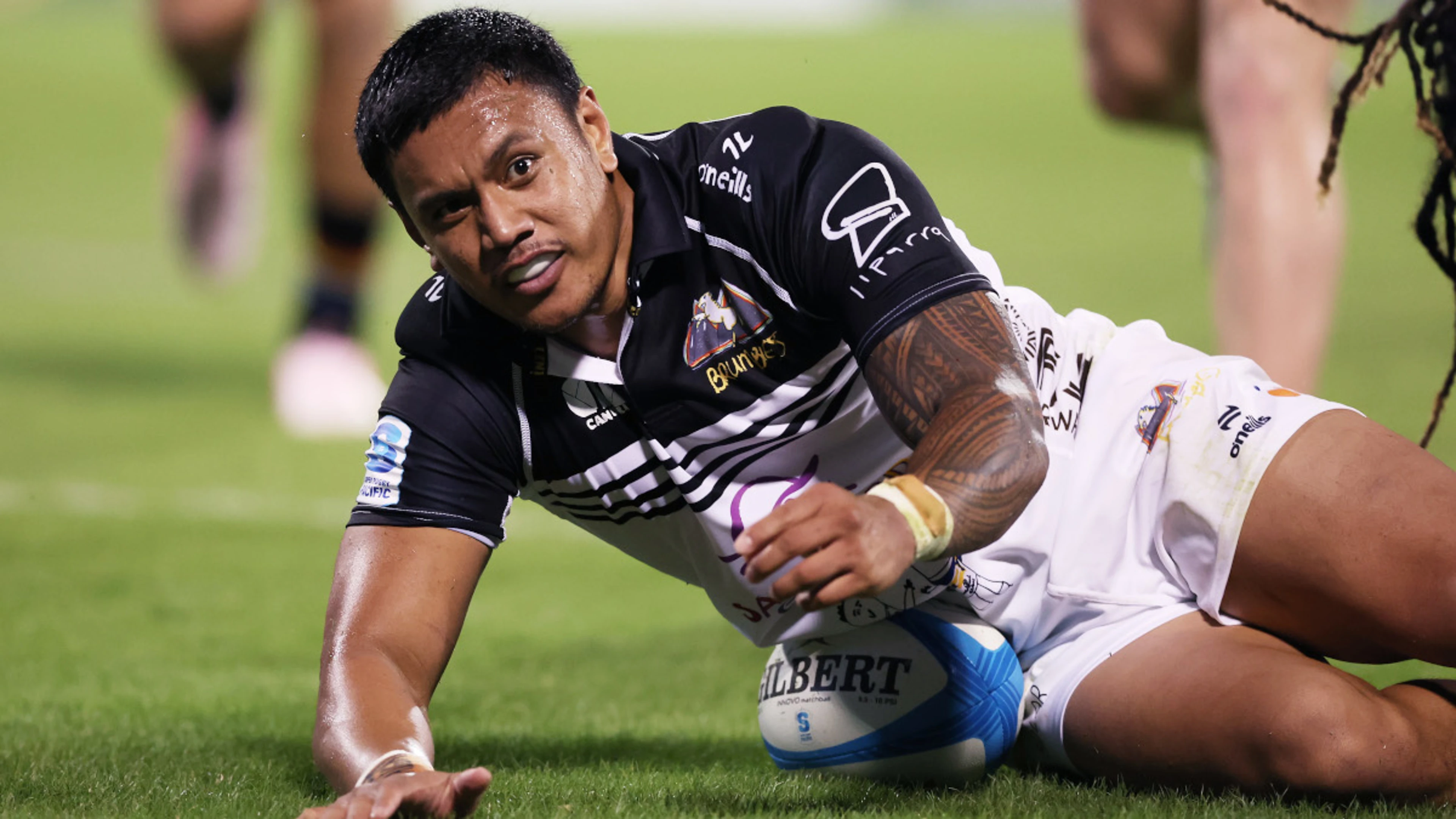 Ikitau Super Rugby hat-trick hailed after Brumbies beat Drua