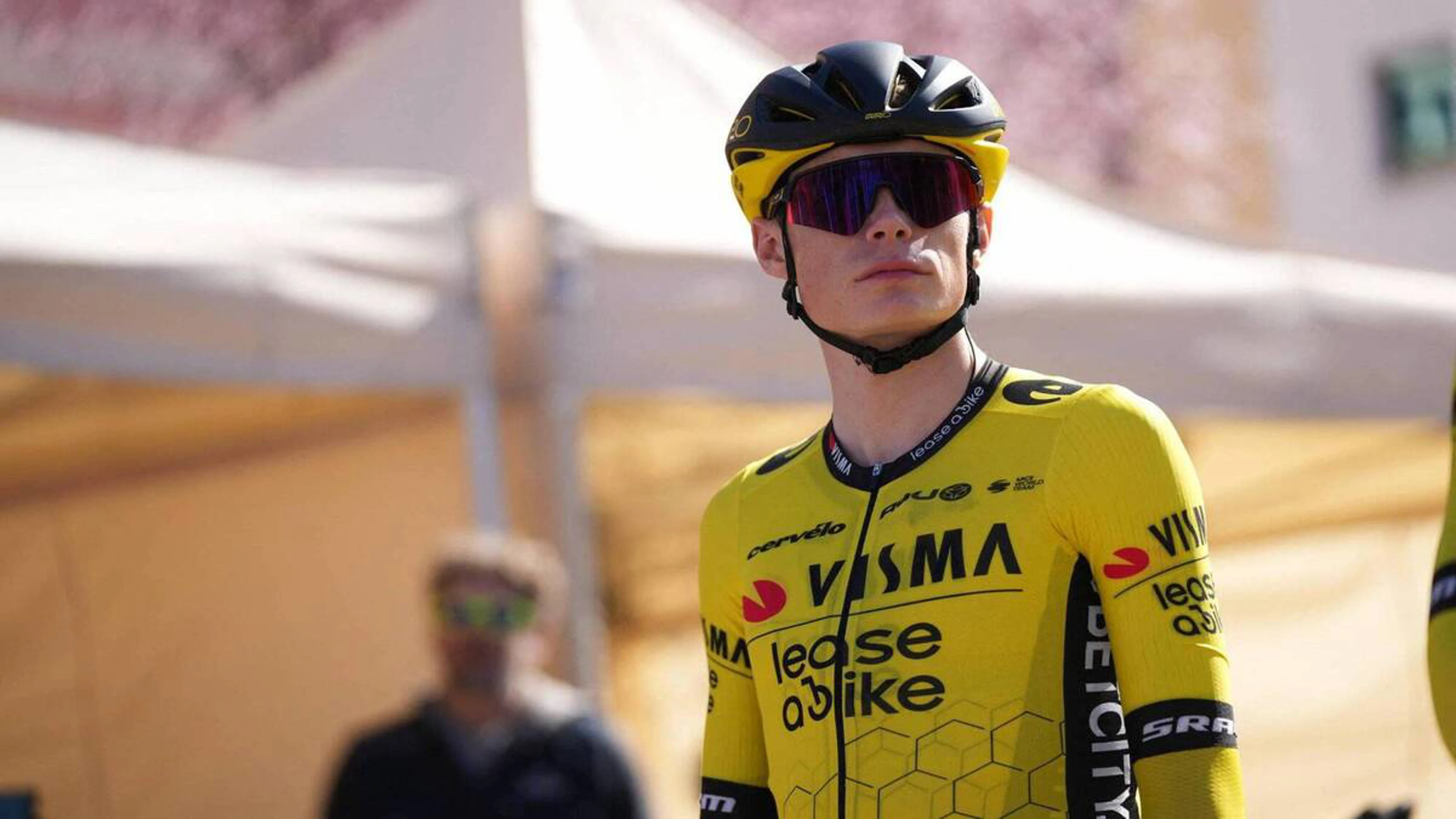 Vingegaard suffers broken collarbone after mass crash in Basque Country