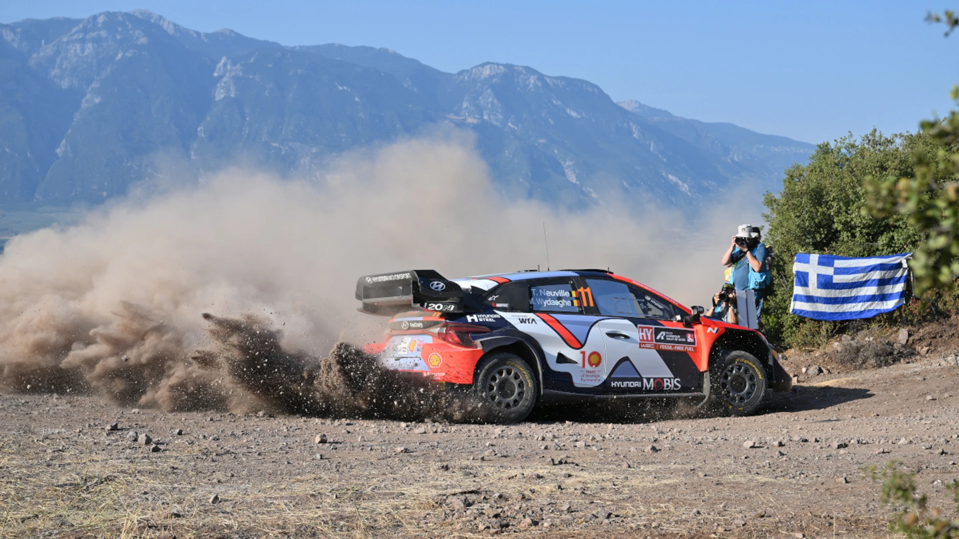 Neuville set to stretch championship lead in Greece