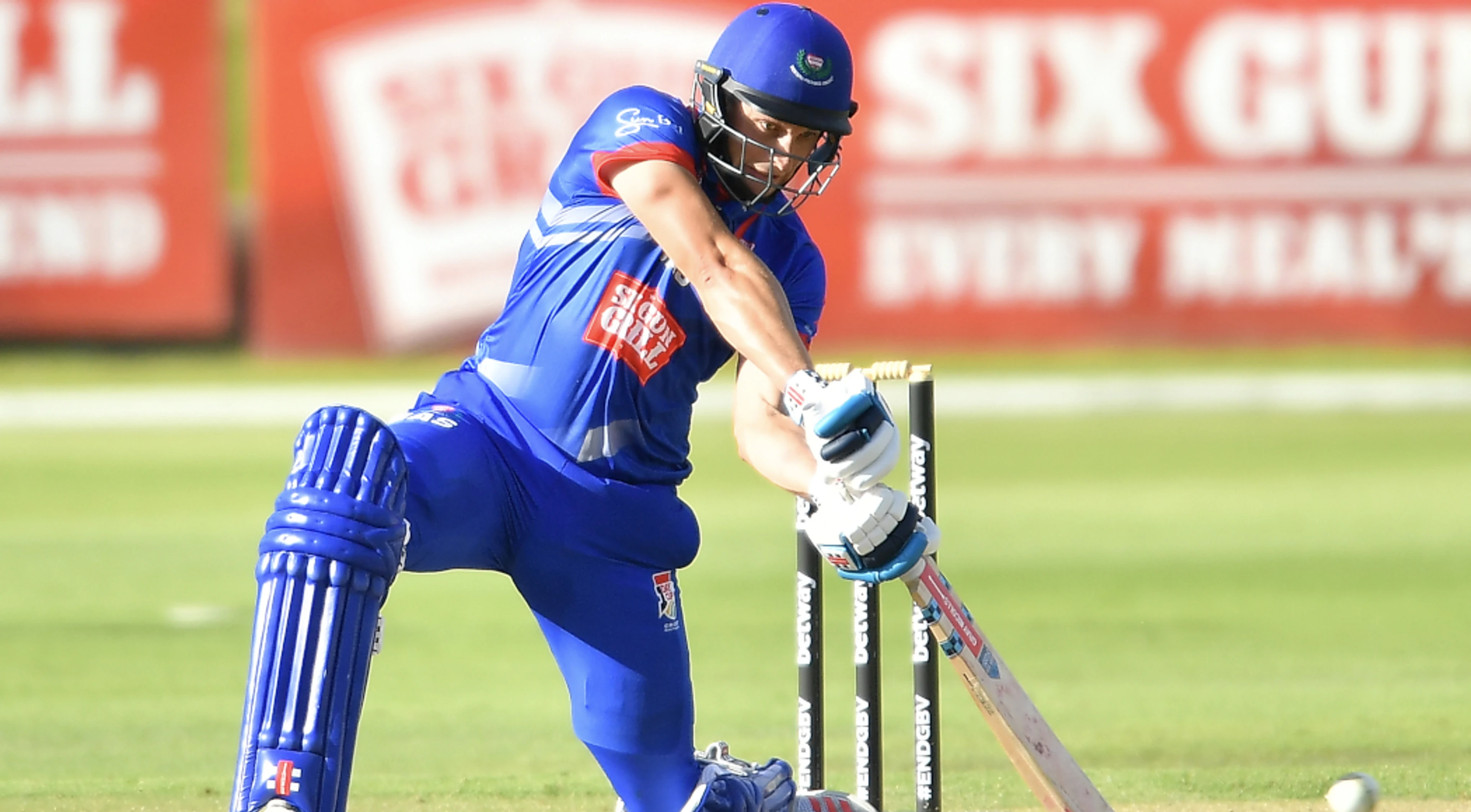 Brave Eddie Moore takes WP over the line at Newlands