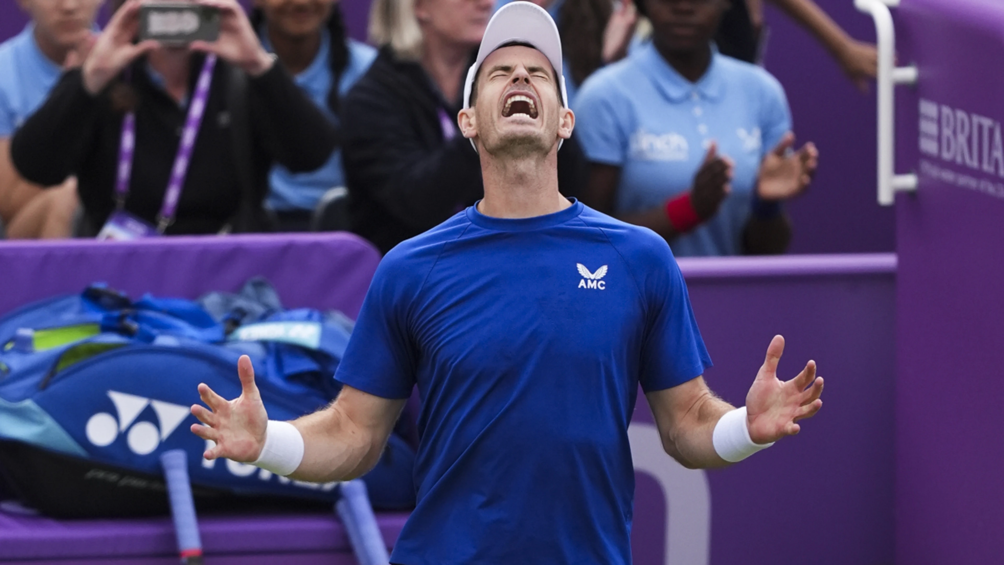 Murray wins Queen's opener in 1 000th match of career, Alcaraz advances