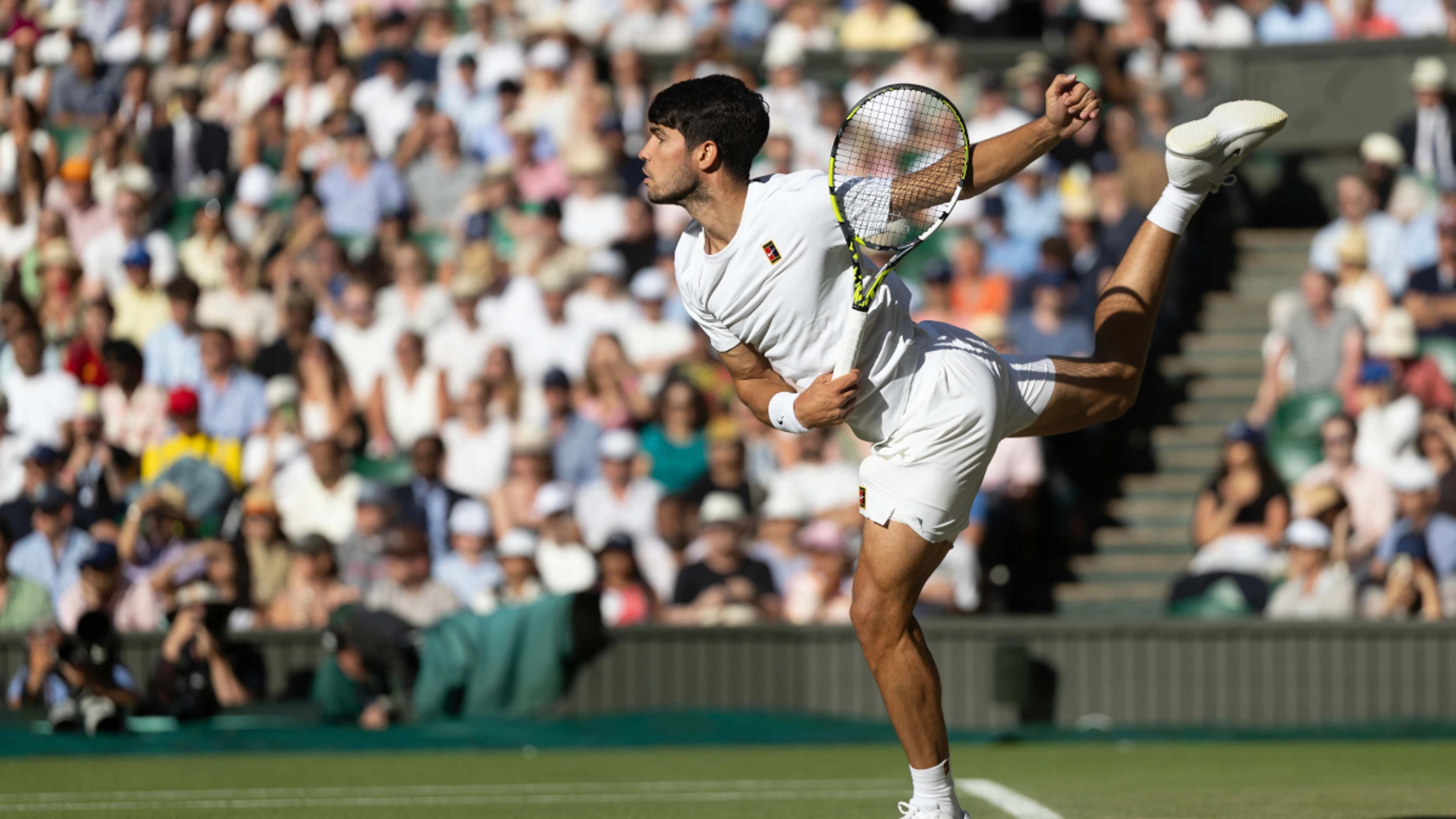 Alcaraz continues hat-trick quest, Djokovic defying time in Friday blockbusters