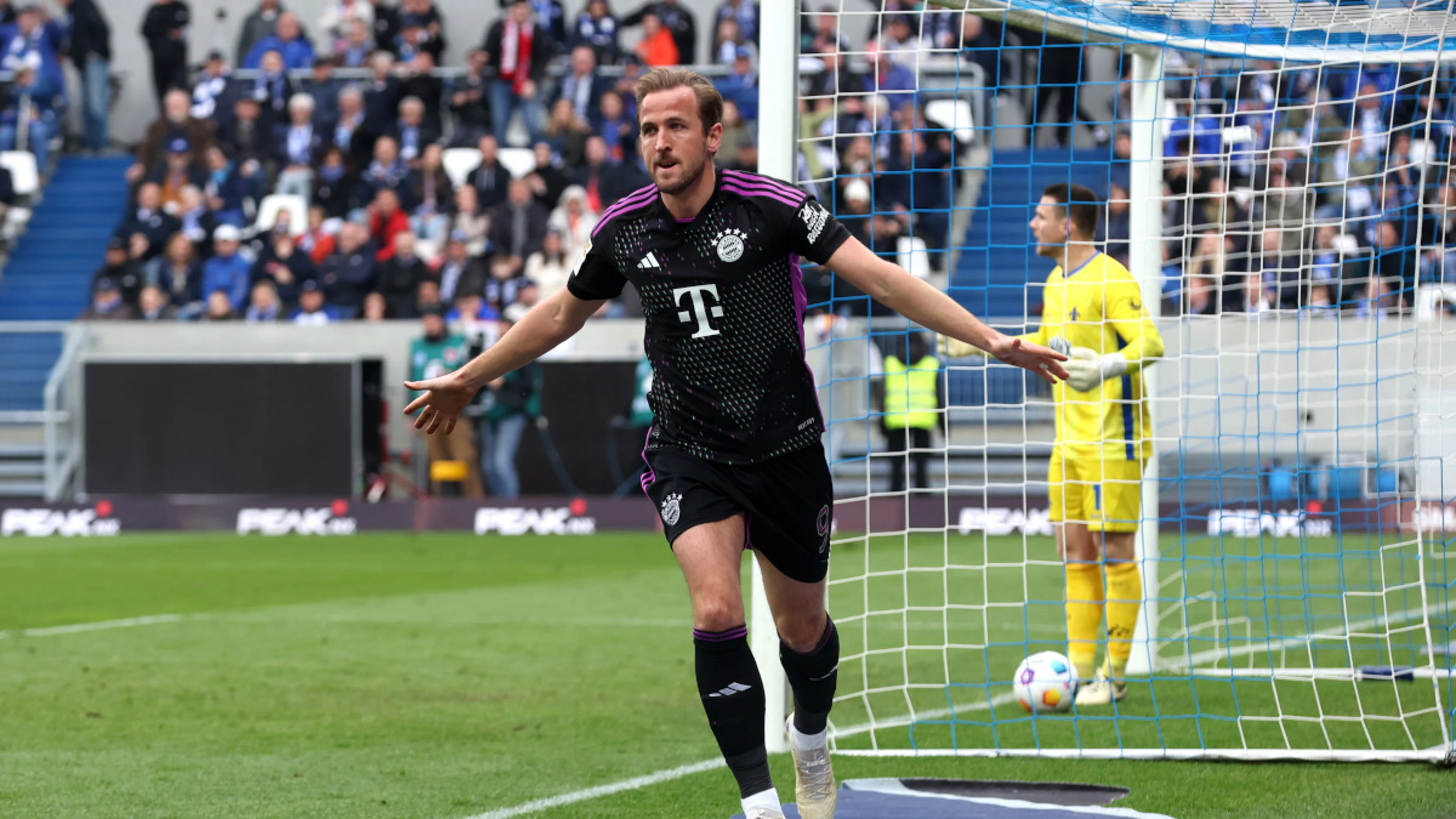 Kane scores to set record in Bayern's win at Darmstadt