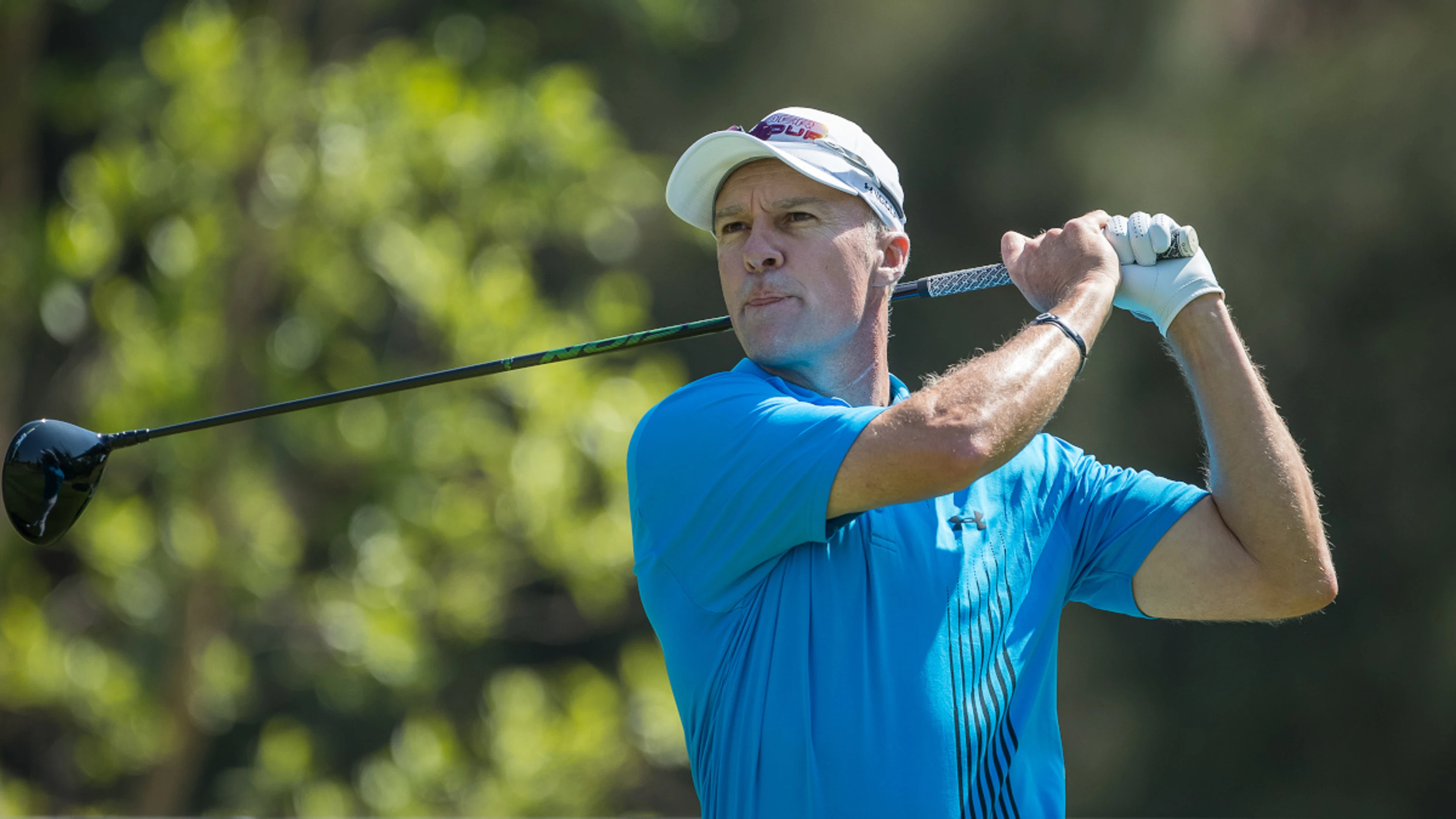 Van Den Berg takes slim lead at Killarney