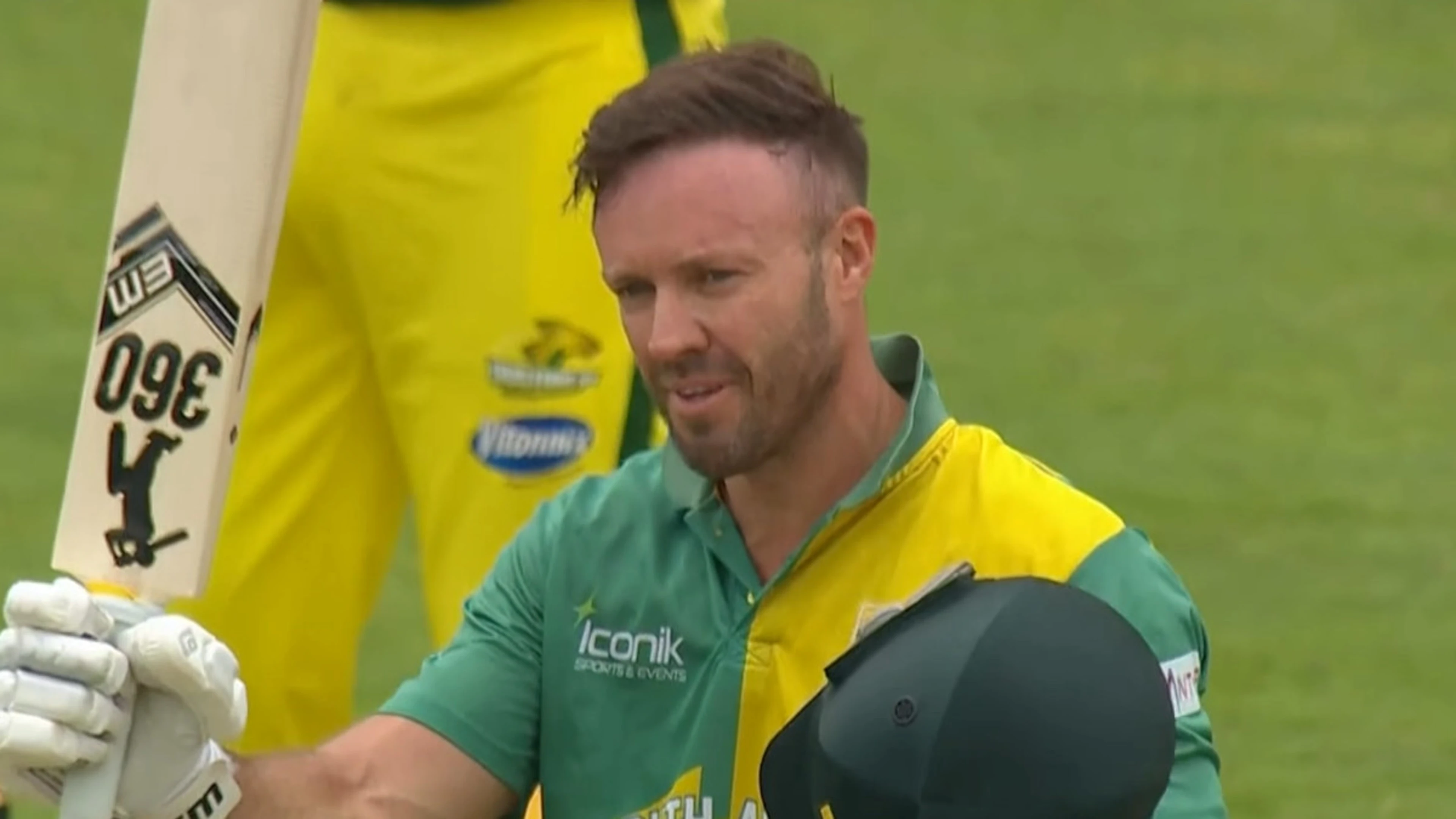 Mr 360 AB de Villiers smashes back-to-back tons