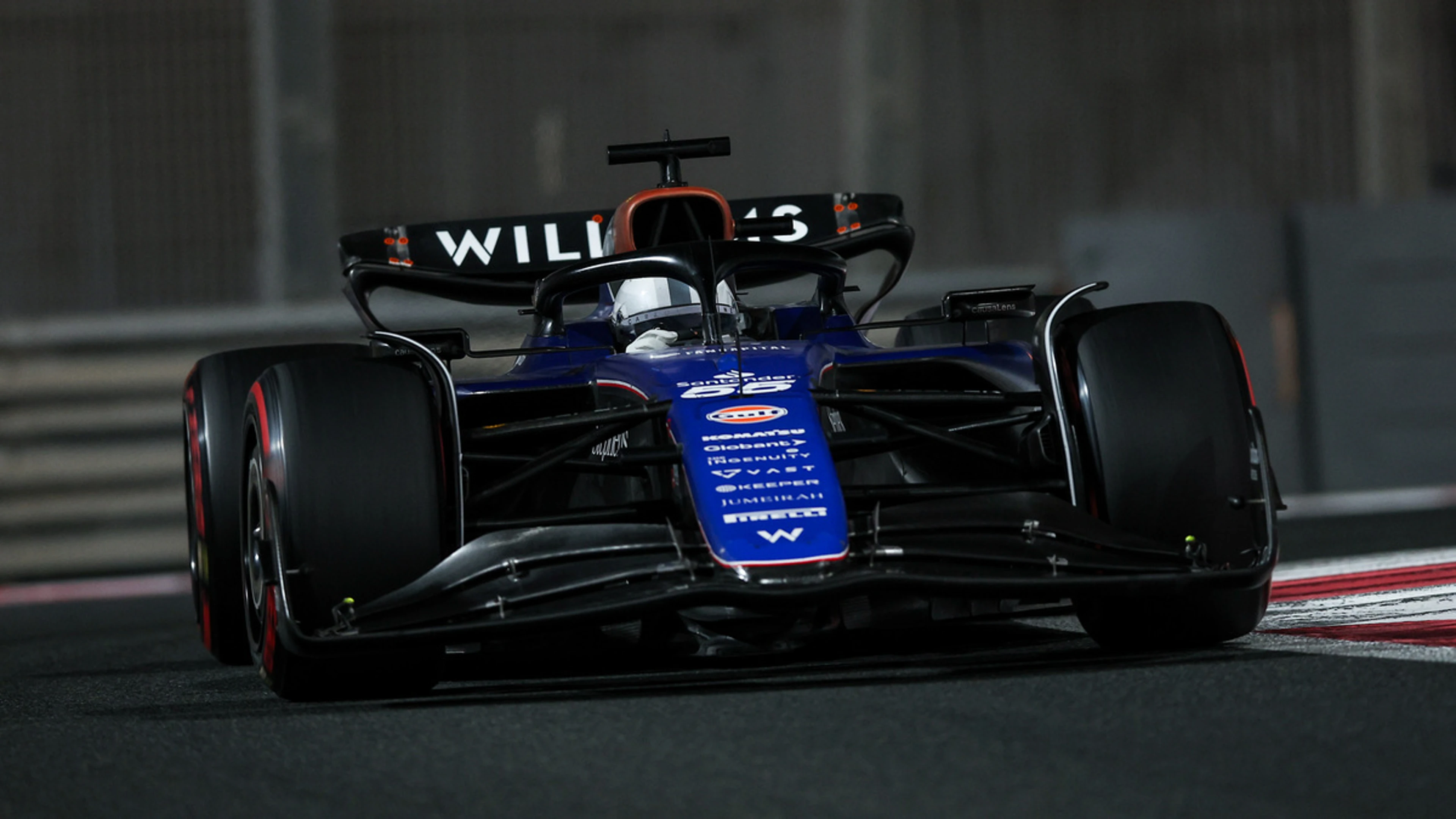 Sainz patient, motivated to return Williams to legendary roots