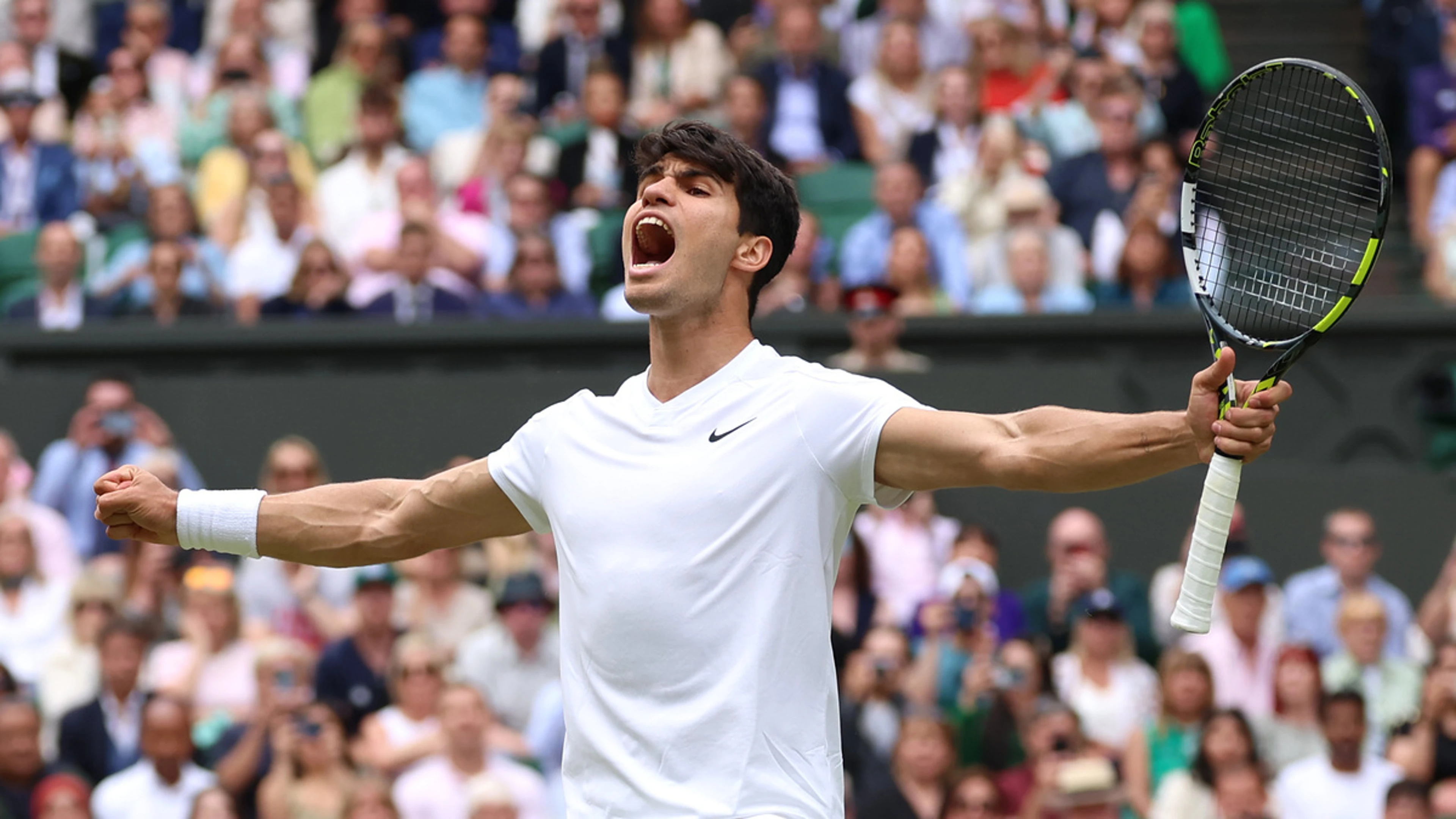 Alcaraz fights back to down Medvedev and reach Wimbledon final