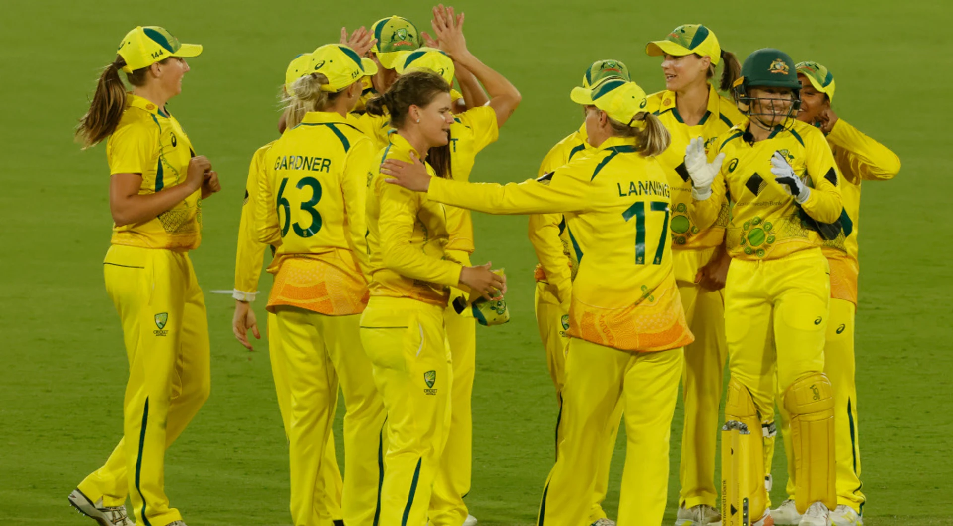 Australia retain Women's Ashes outright with five-wicket win over England