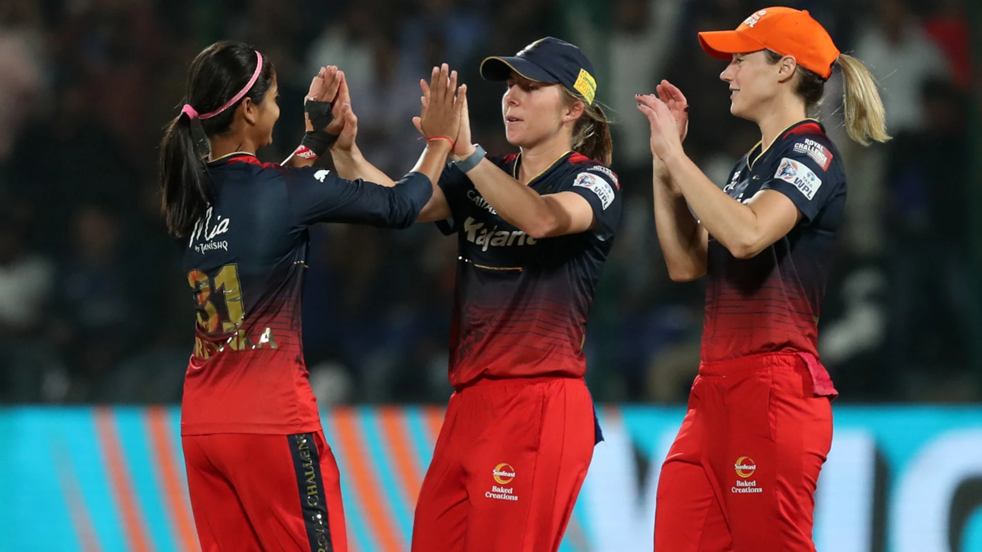 Mumbai relinquish crown, RCB through to final