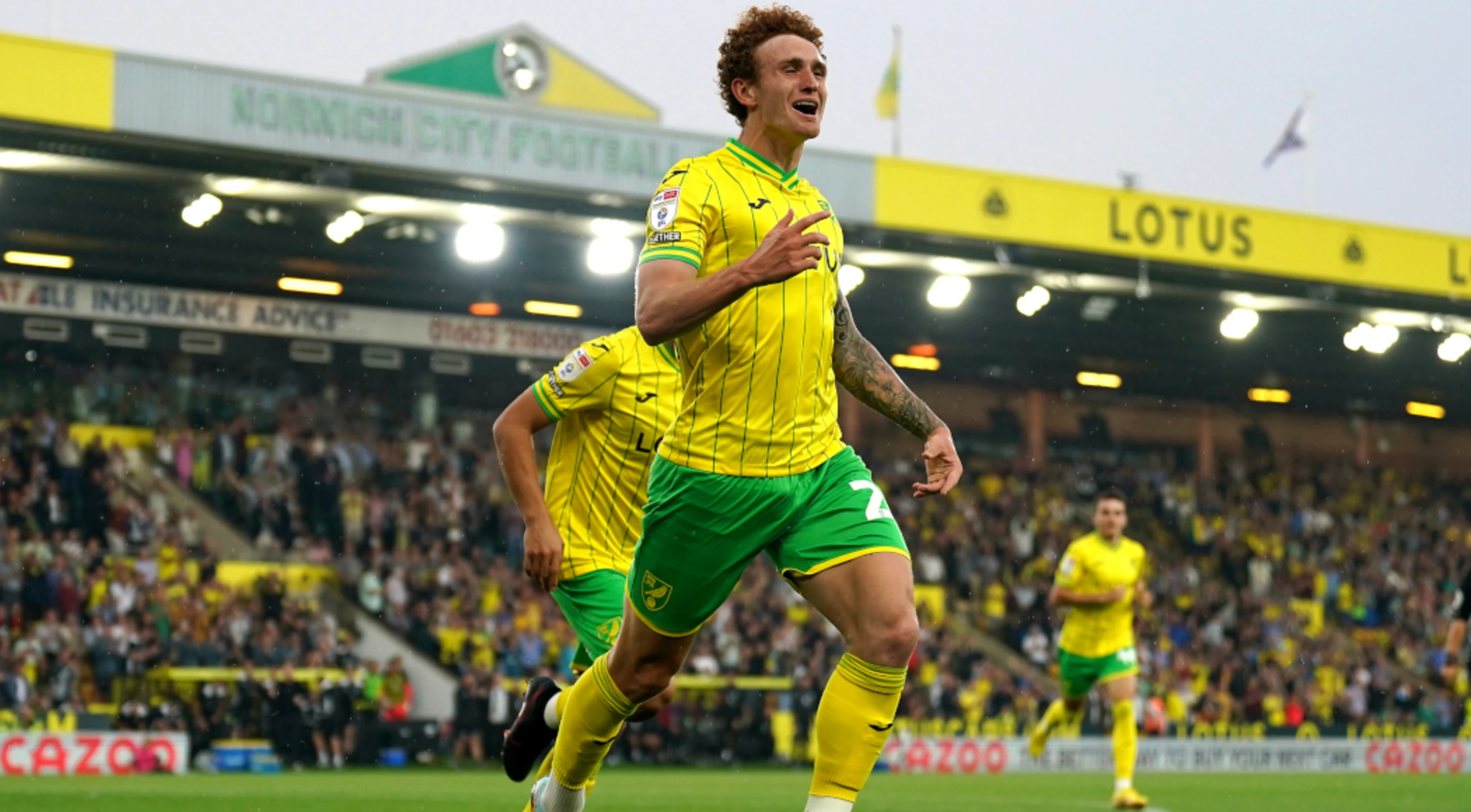 Norwich sink Huddersfield to end winless start