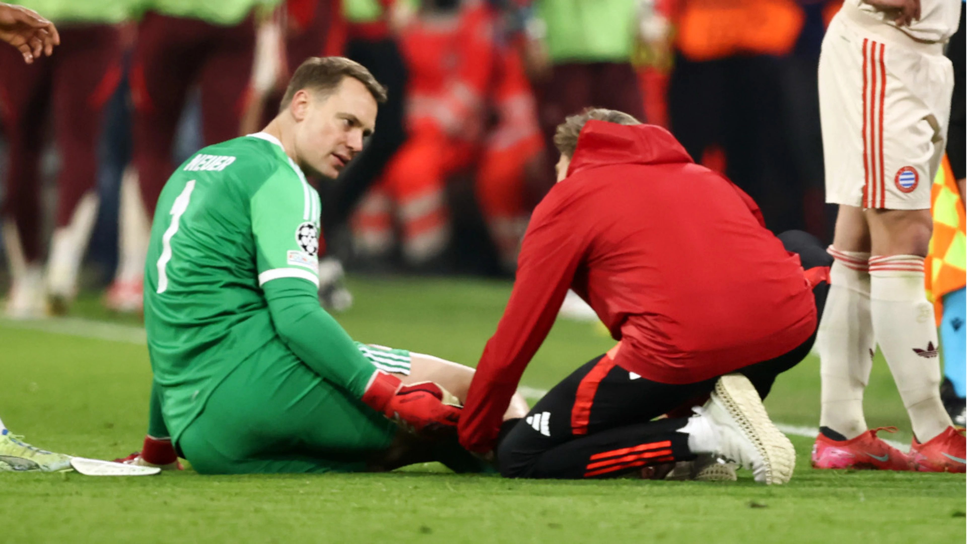 Bayern goalie Neuer suffers setback in injury recovery