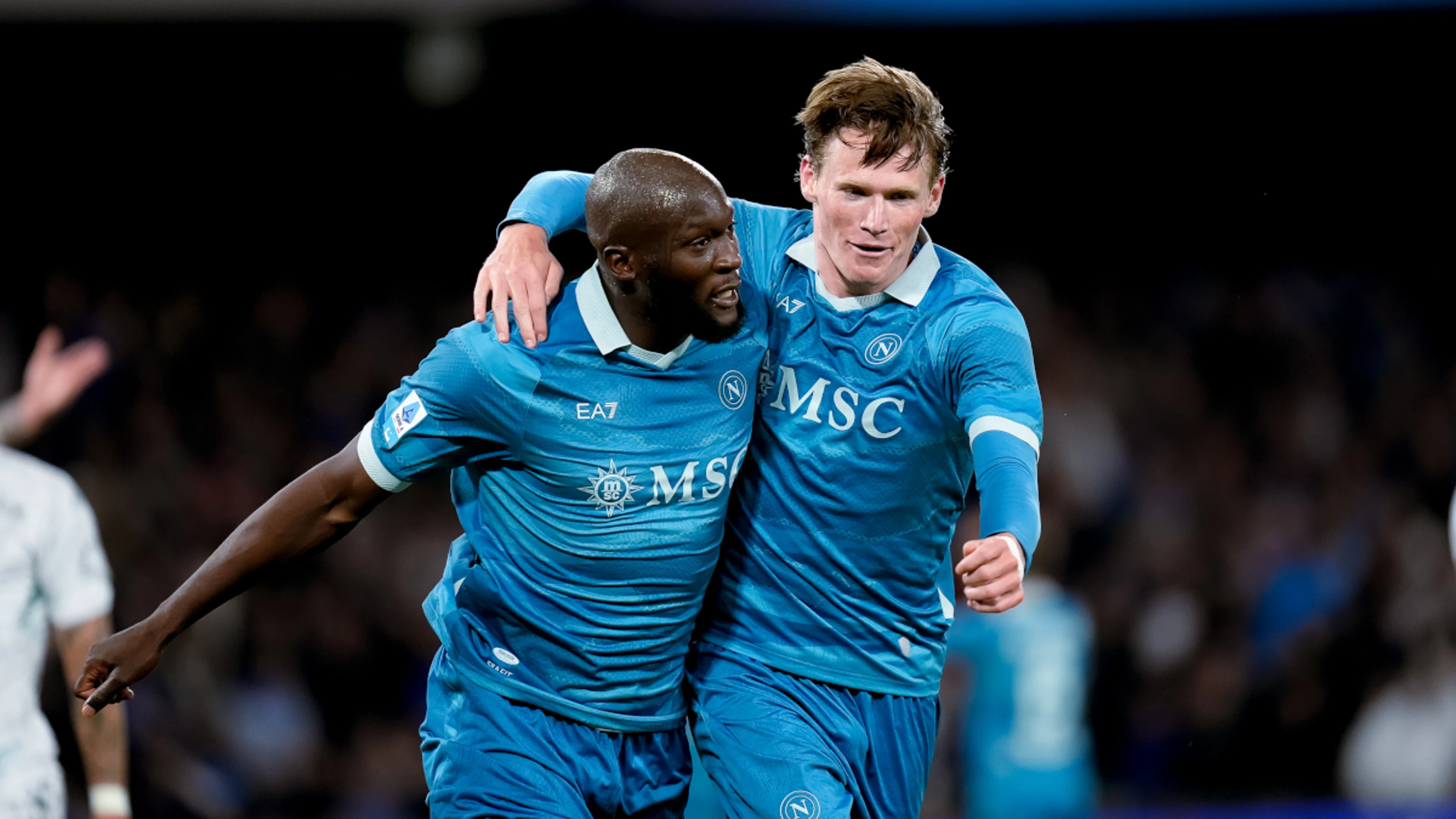 Lukaku stars as Napoli keep pressure on Serie A leaders Inter