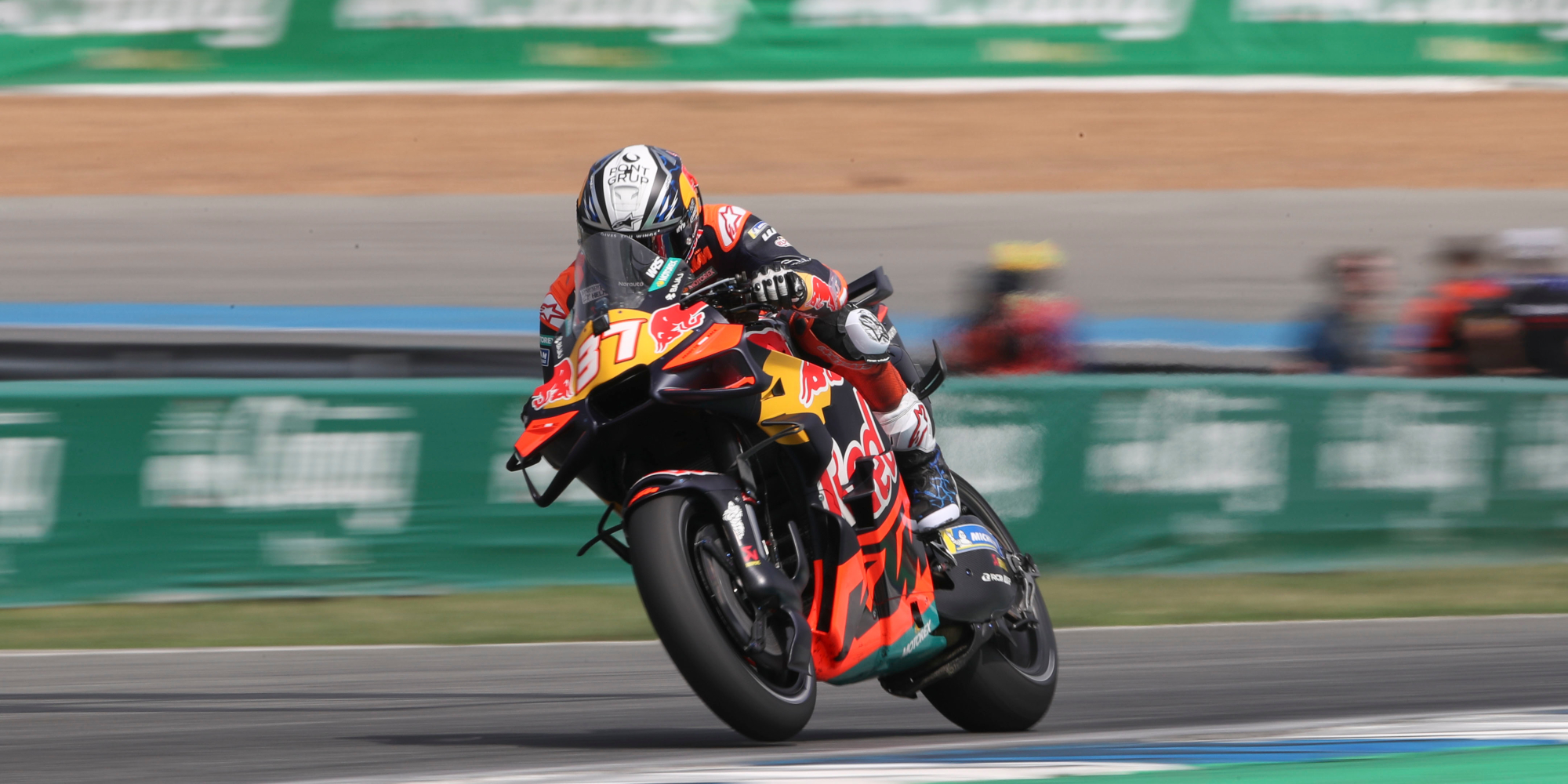Acosta wins season-opening MotoGP sprint after Marquez penalty
