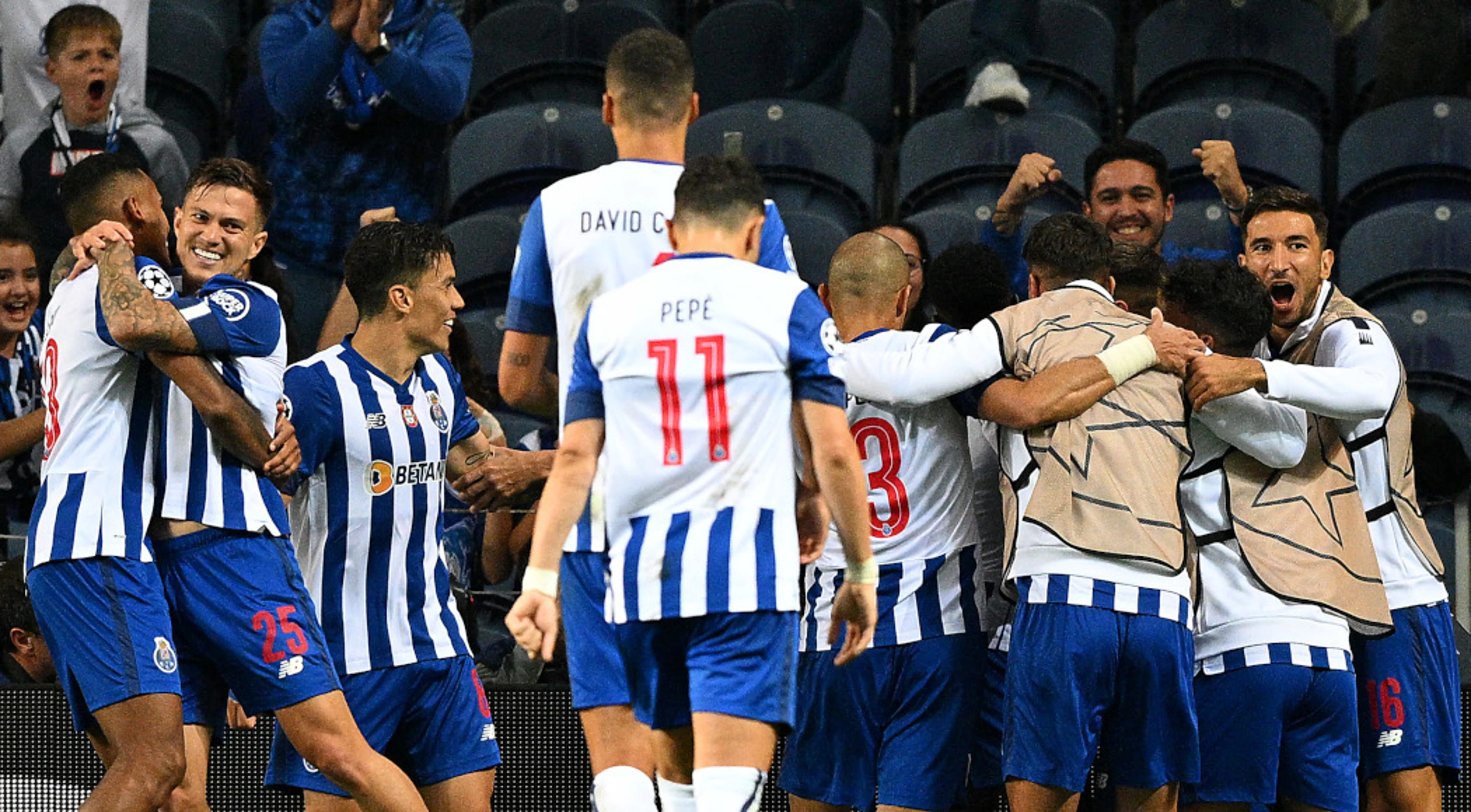 Porto beat Leverkusen to earn first win