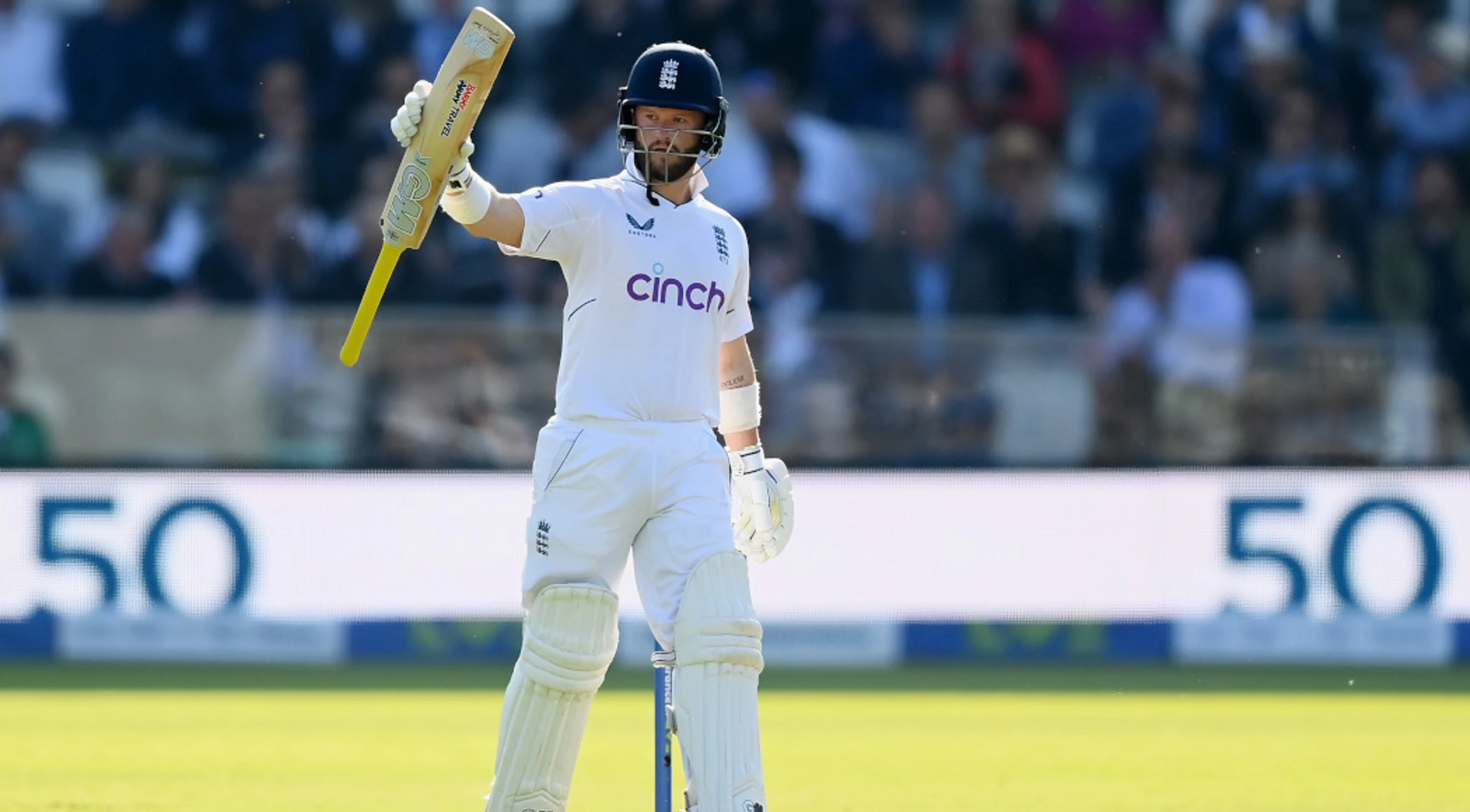 Duckett strengthens England's grip after Broad strikes against Ireland