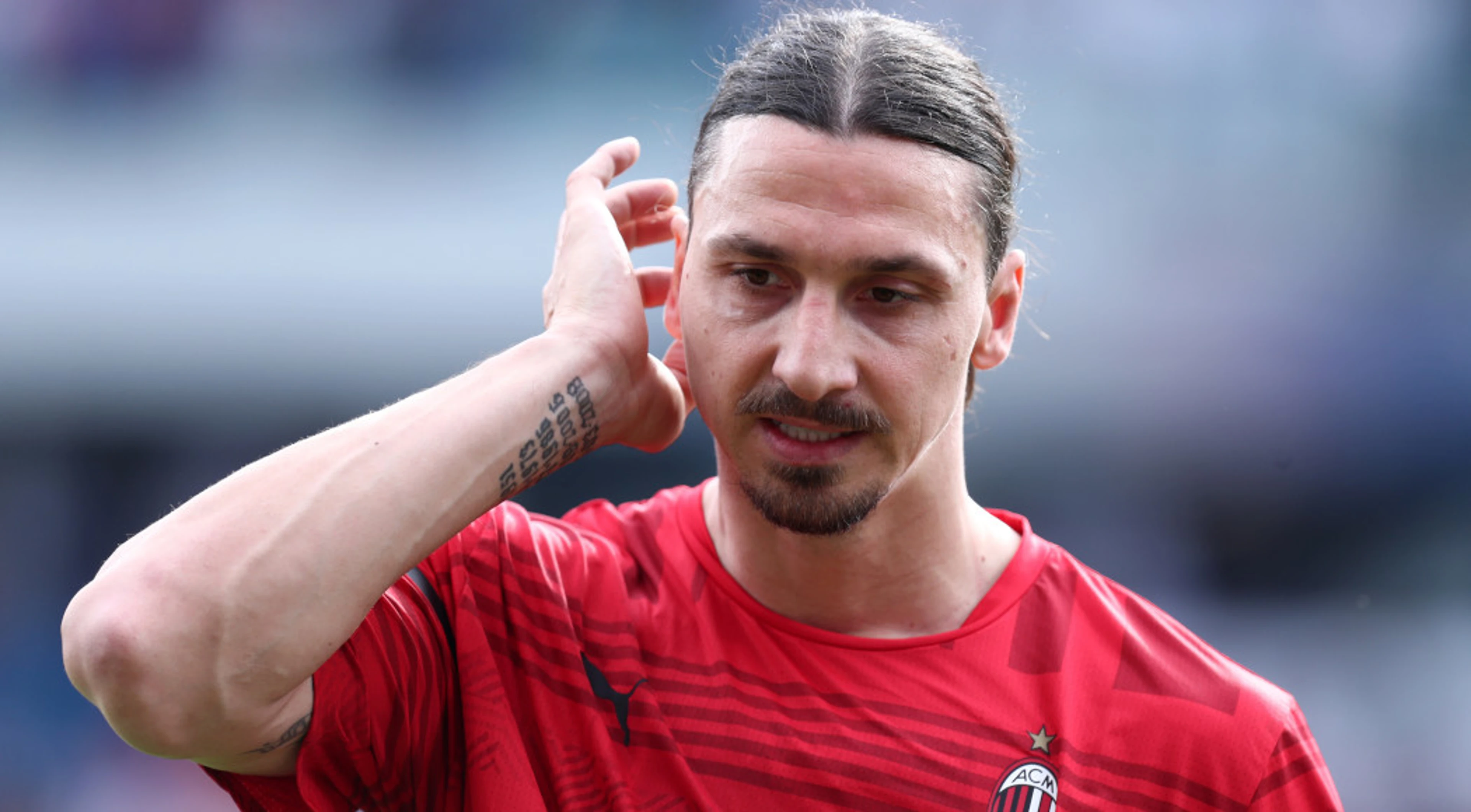 Ibrahimovic out 'seven to eight months' after knee surgery