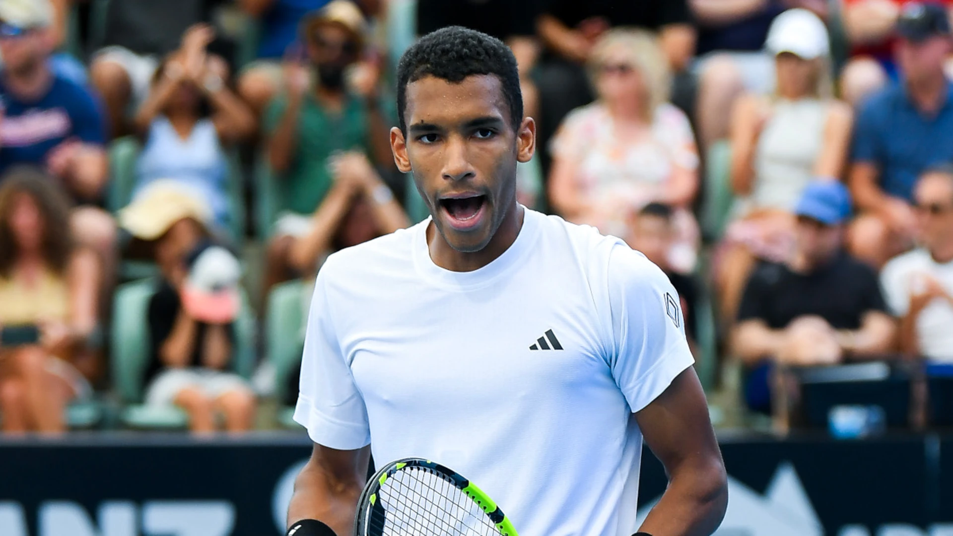 Auger-Aliassime belatedly beats Paul to reach Adelaide final