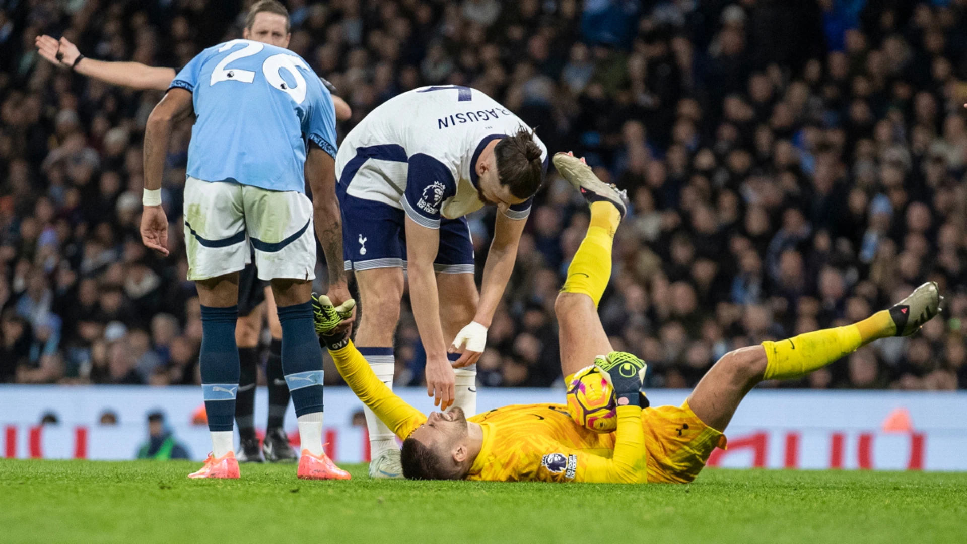 Spurs goalkeeper Vicario out for 'months' with broken ankle