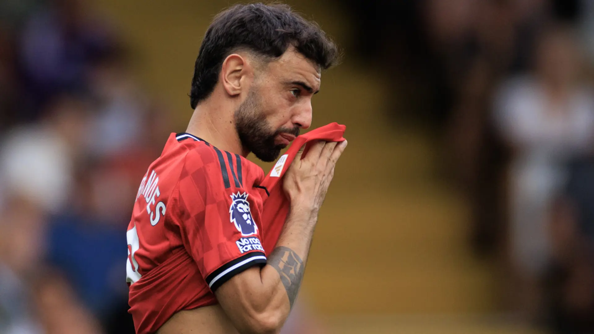 Fernandes misses penalty as Fulham hold Man Utd to draw
