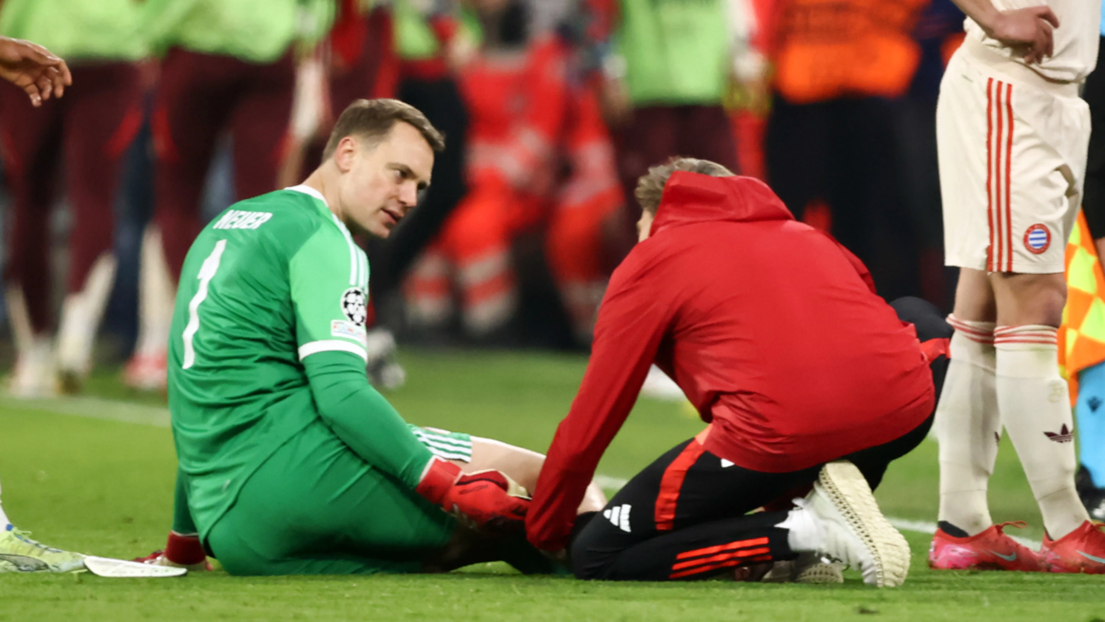 Bayern's Neuer sidelined after costly celebration