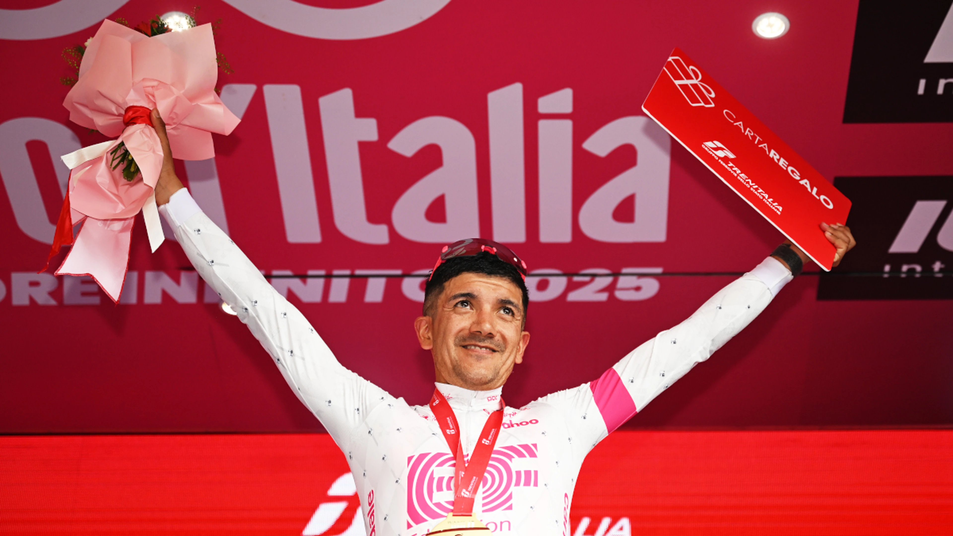 Carapaz wins stage 11 of Giro with Del Toro in lead