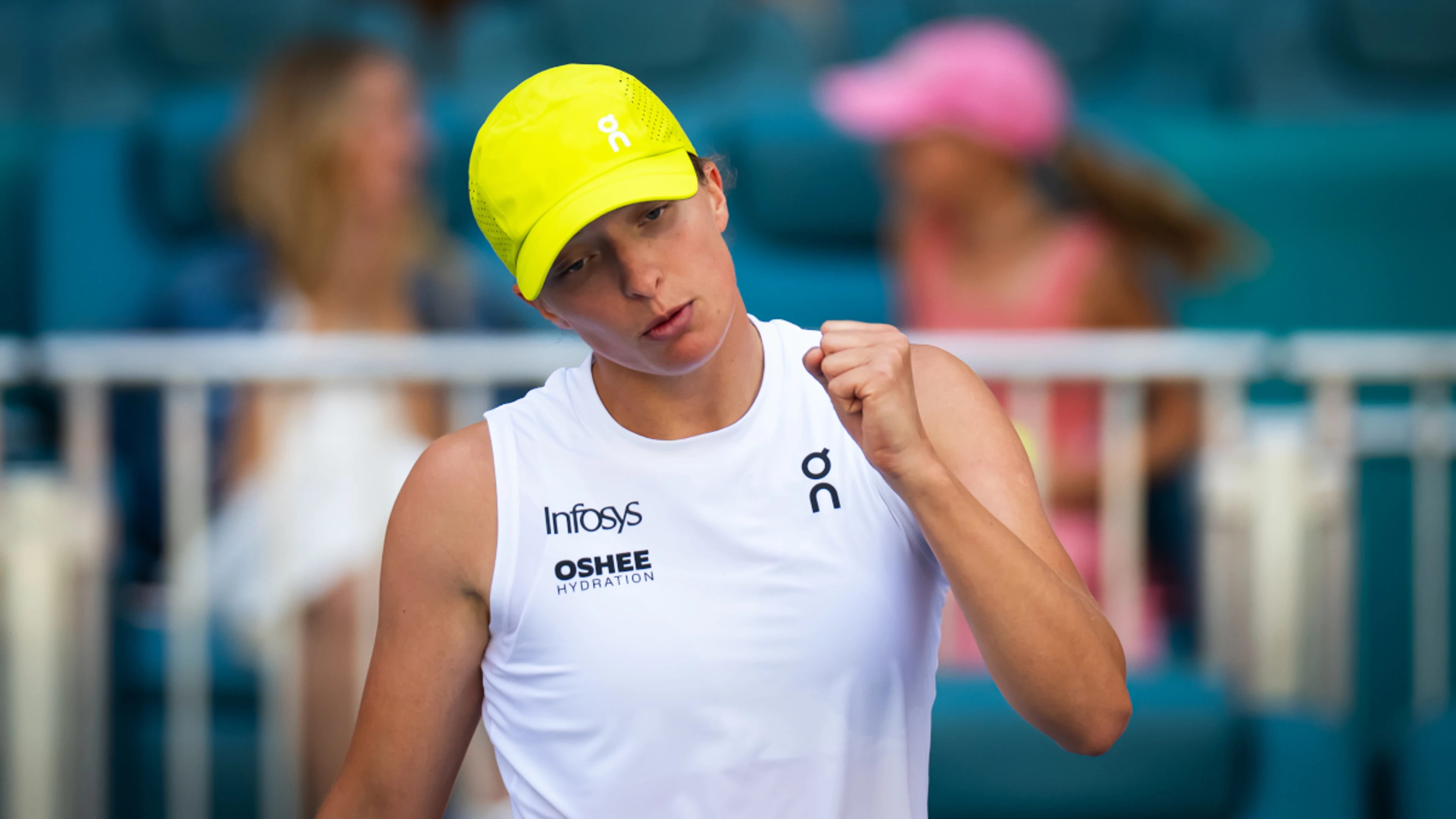 Swiatek makes fast start at Italian Open