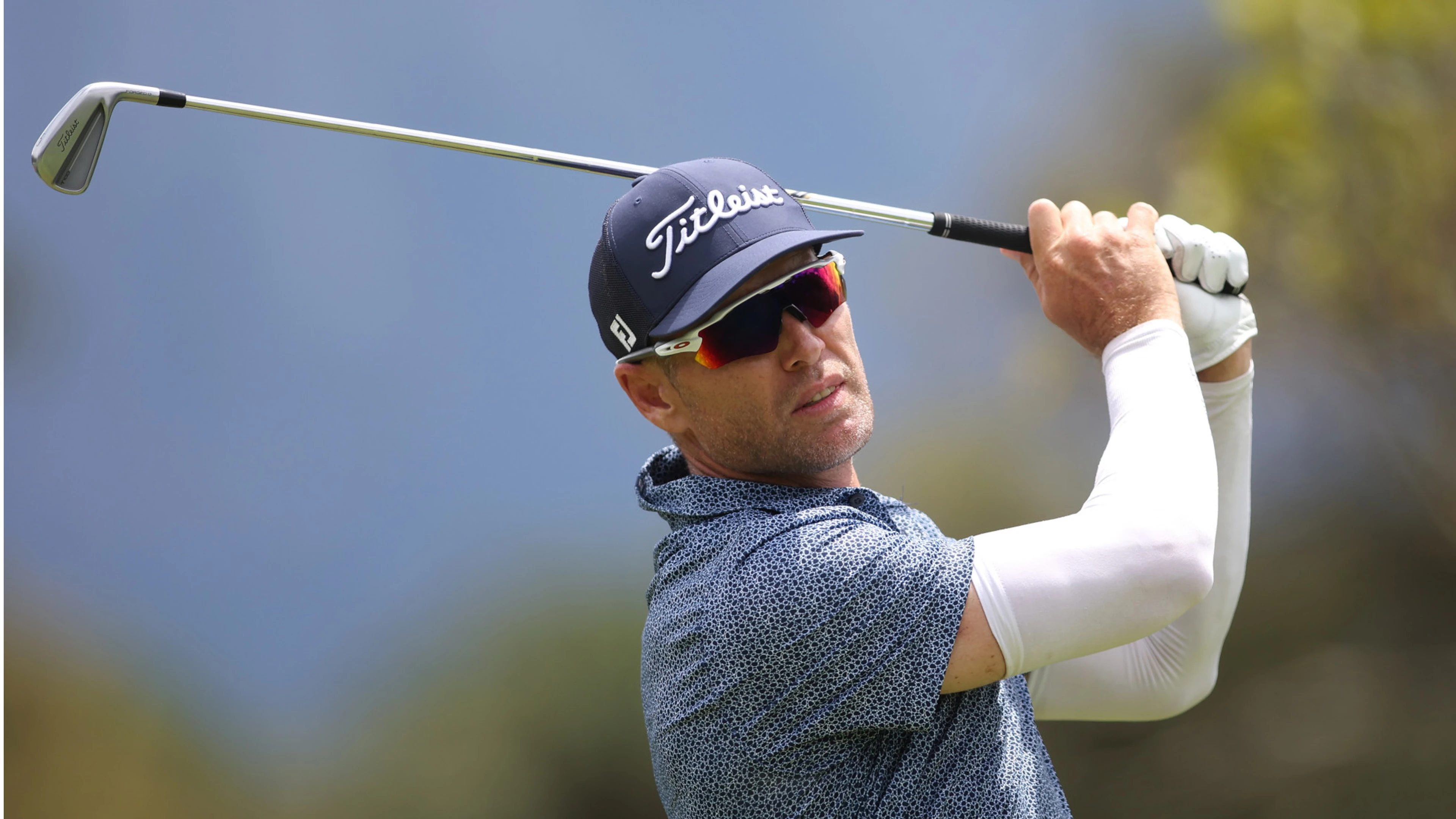 Cool Fisher Jnr holds onto Cape Town Open lead