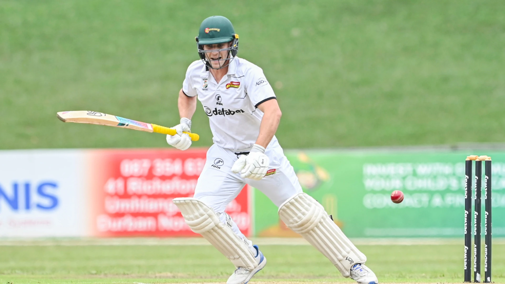 DAY 2: De Swardt keeps Dragons' hope alive