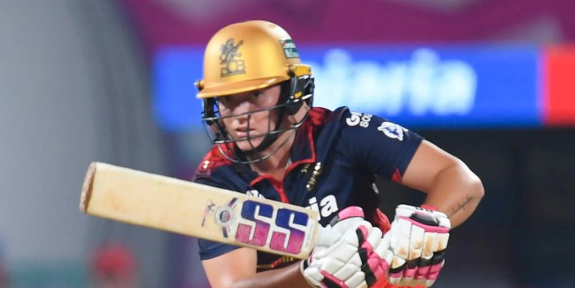 Nadine de “Clutch” powers RCB to stunning win over Mumbai Indians in WPL opener