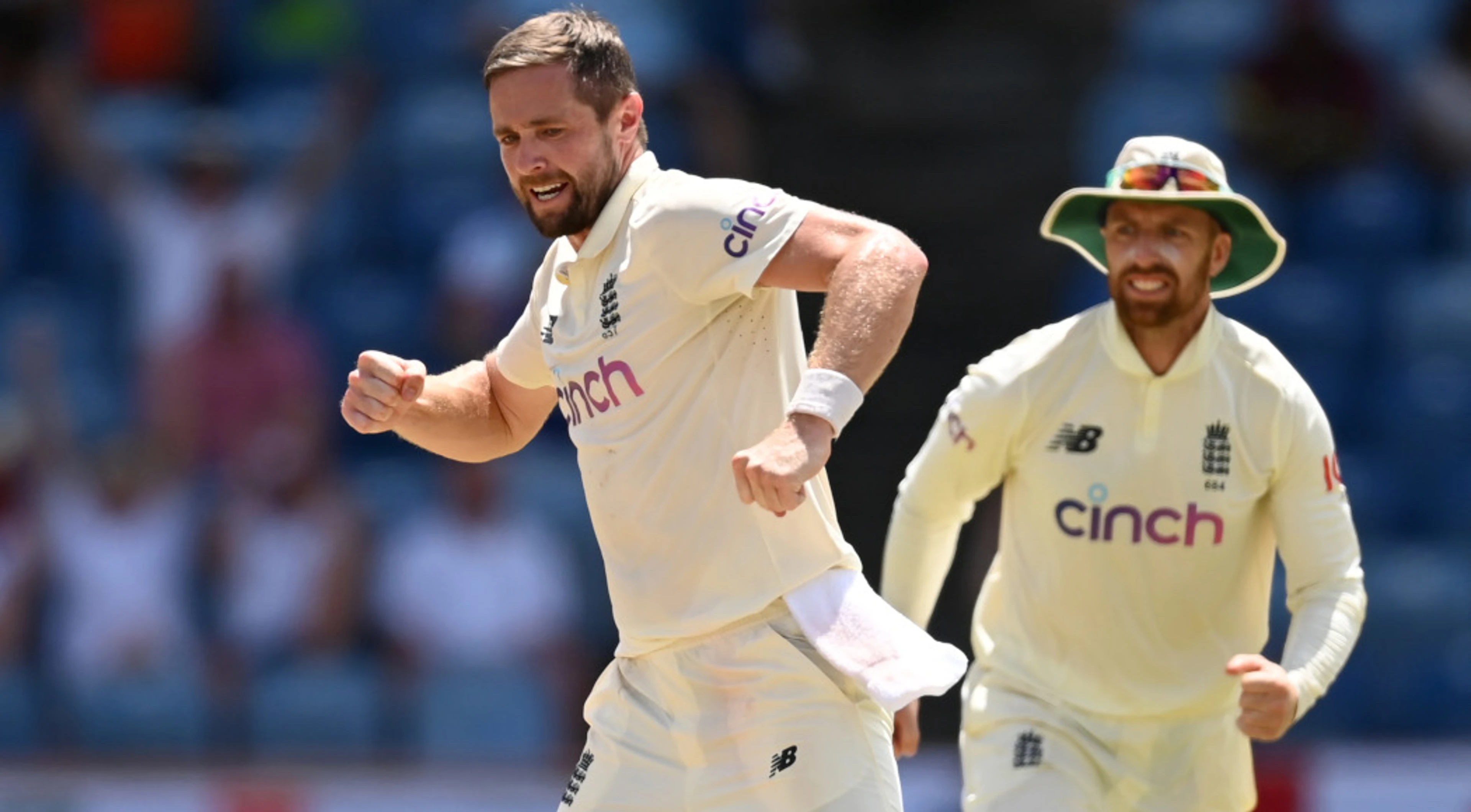 Woakes answers critics with quick wickets after wasteful first spell