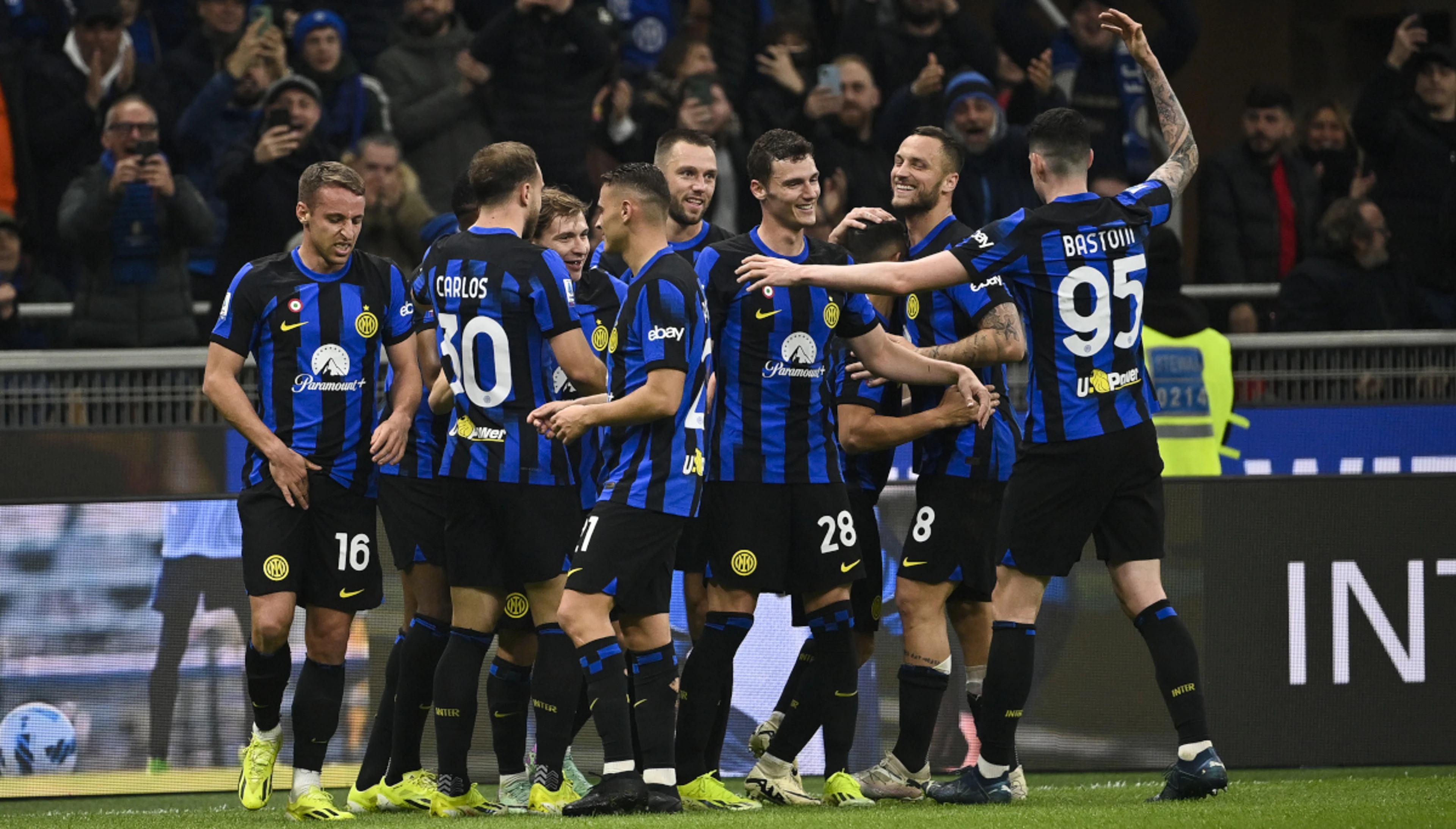 Rampant Inter charge 12 points clear, Napoli hit Sassuolo for six