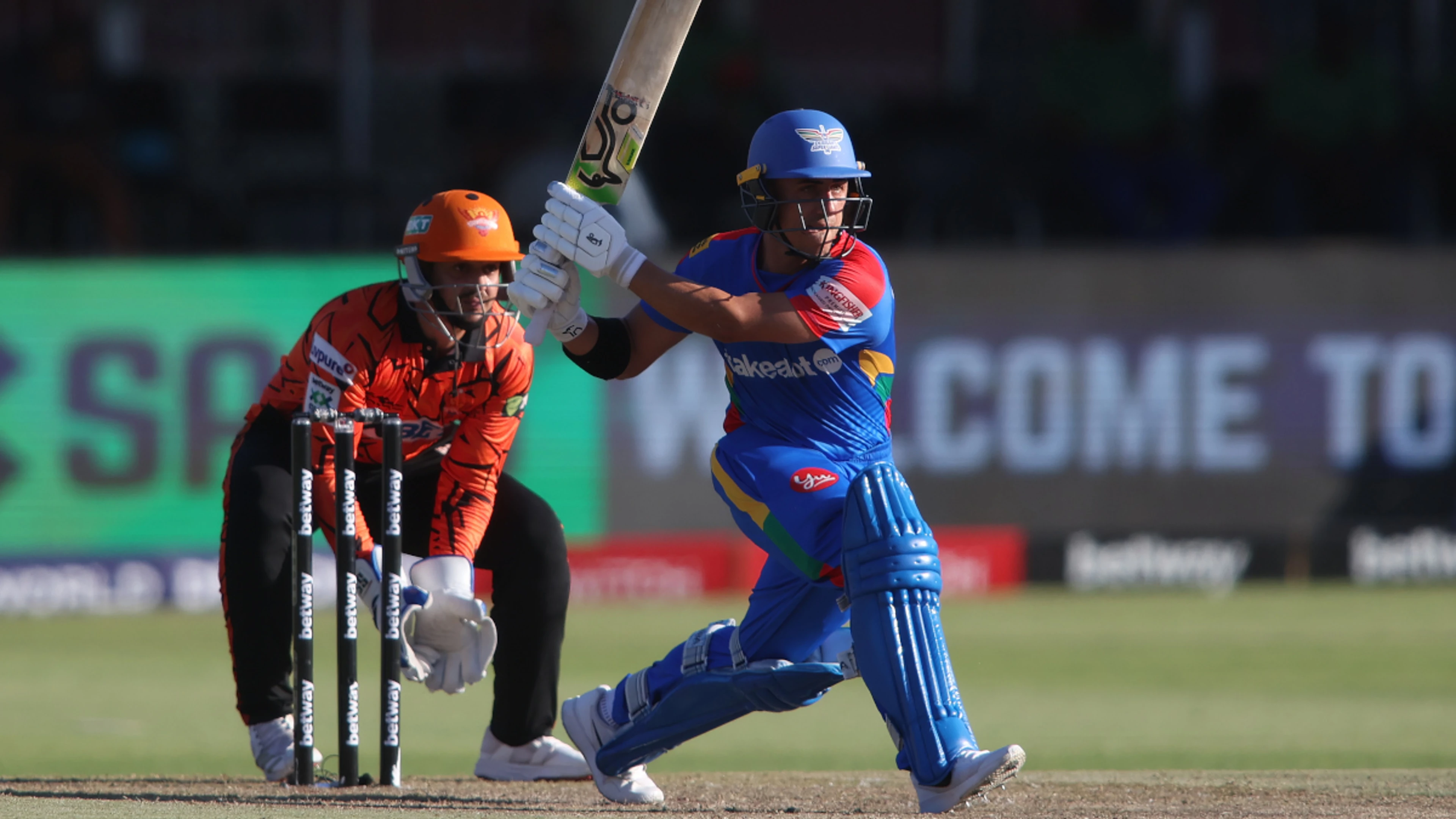 Super Giants edge Sunrisers to keep playoff dream alive