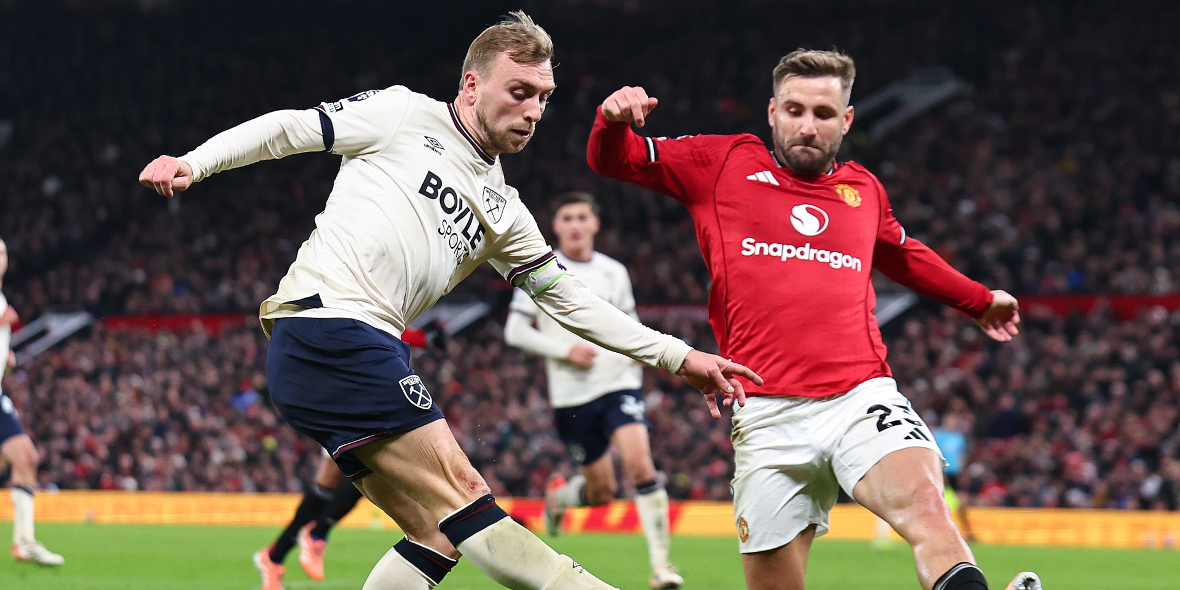 Man United held to draw at home by struggling West Ham