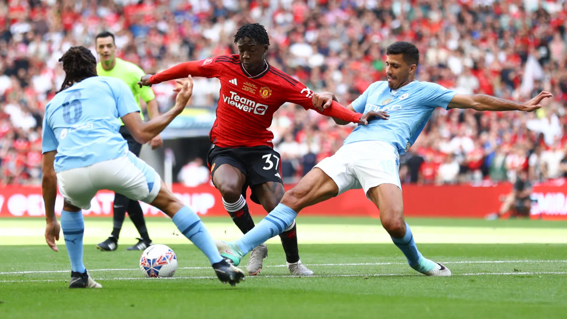 CITY, UNITED, AND A SWEDISH WILDCARD: Premier League weekend promises plot twists