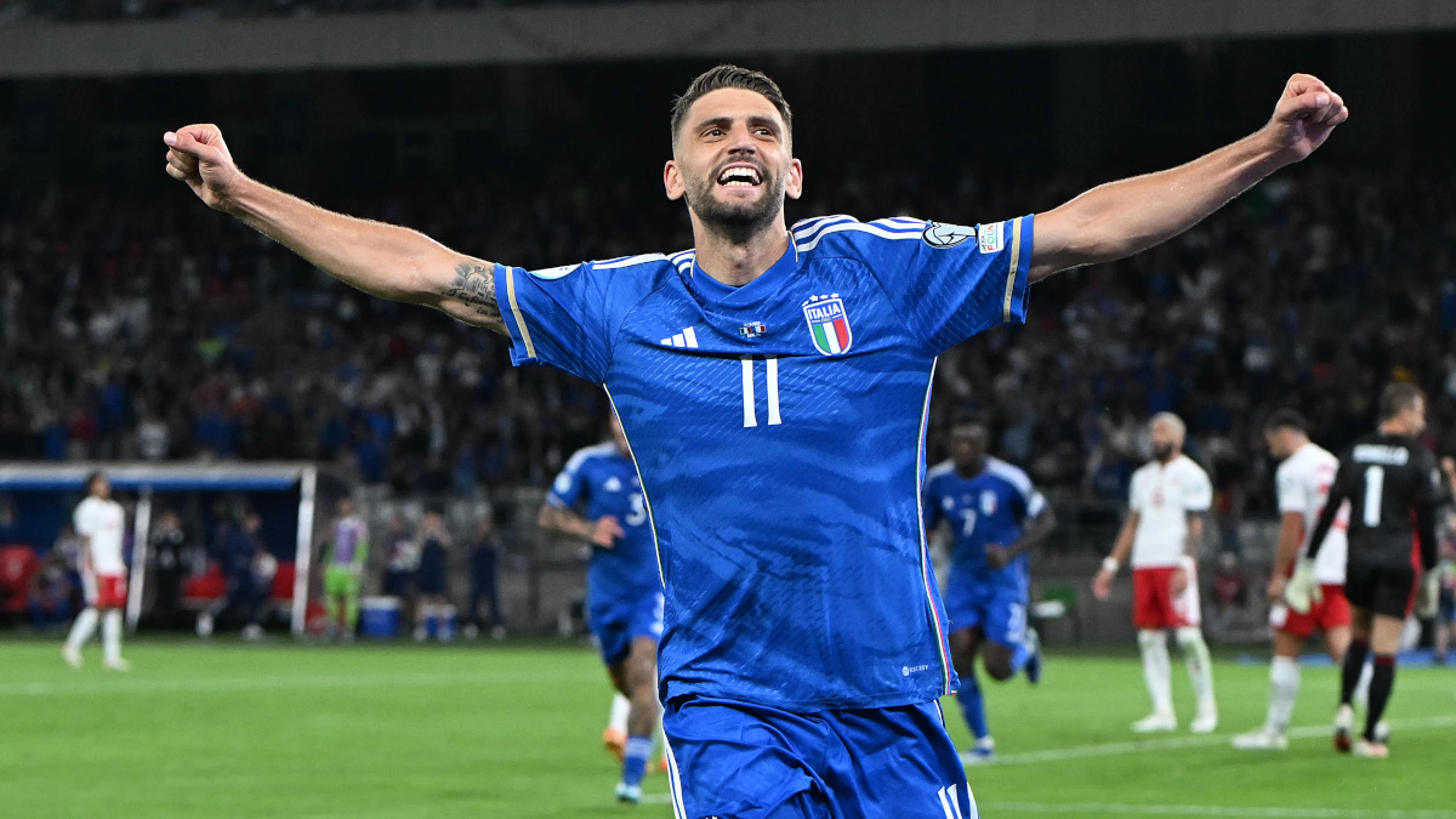 Scandal-hit Italy maintain Euro push with Malta thumping