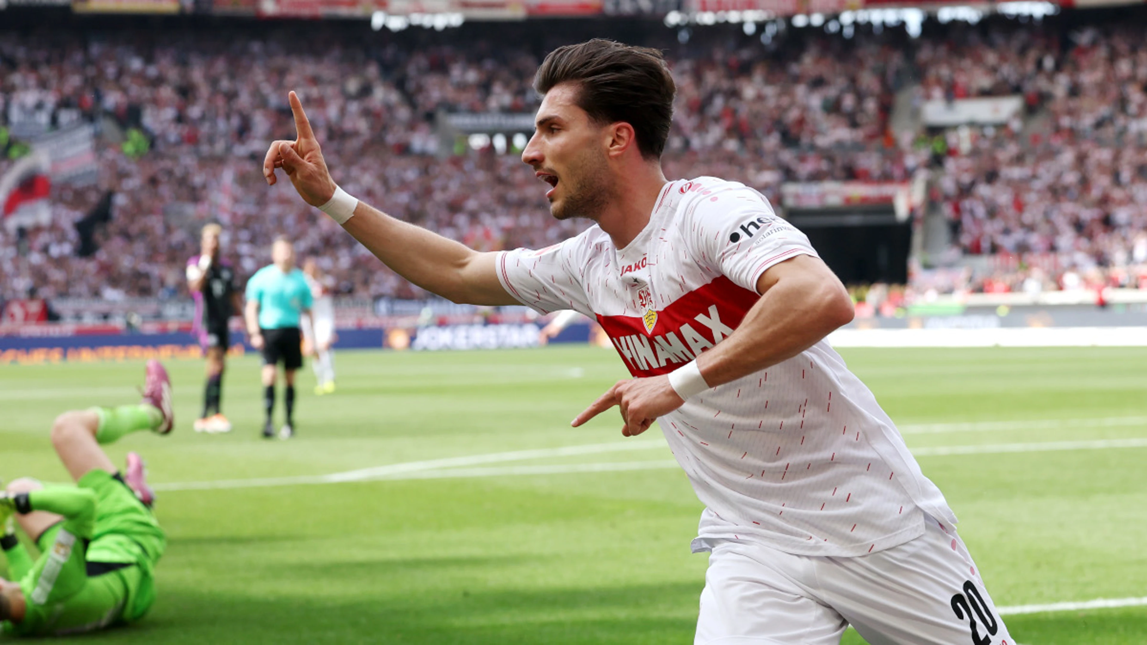 Bayern slump to loss against Stuttgart as Real await