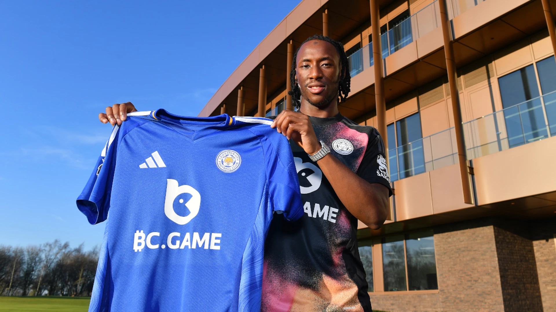 Leicester sign French full-back Coulibaly