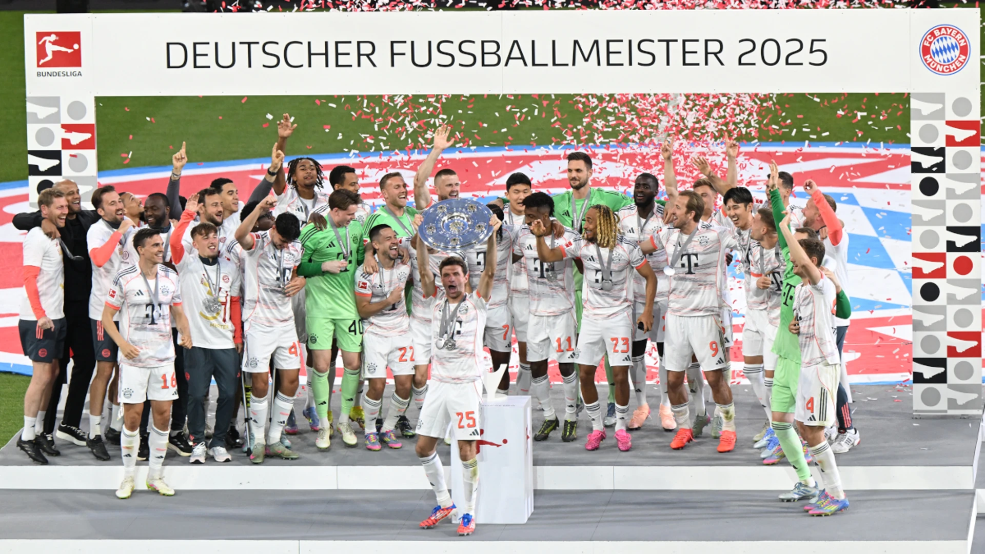 Champions Bayern beat Gladbach in Mueller's final home game