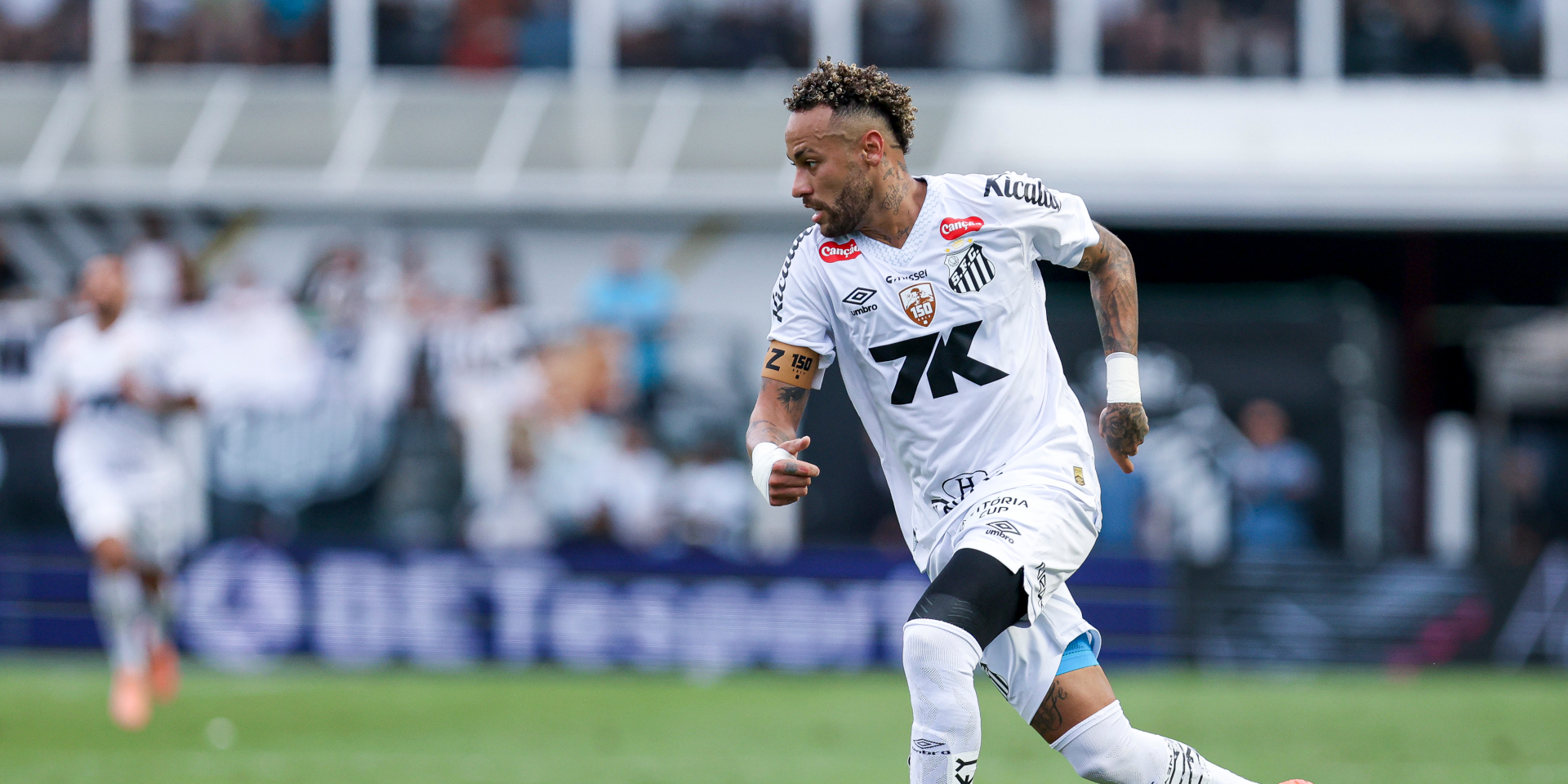 Neymar extending Santos deal: reports