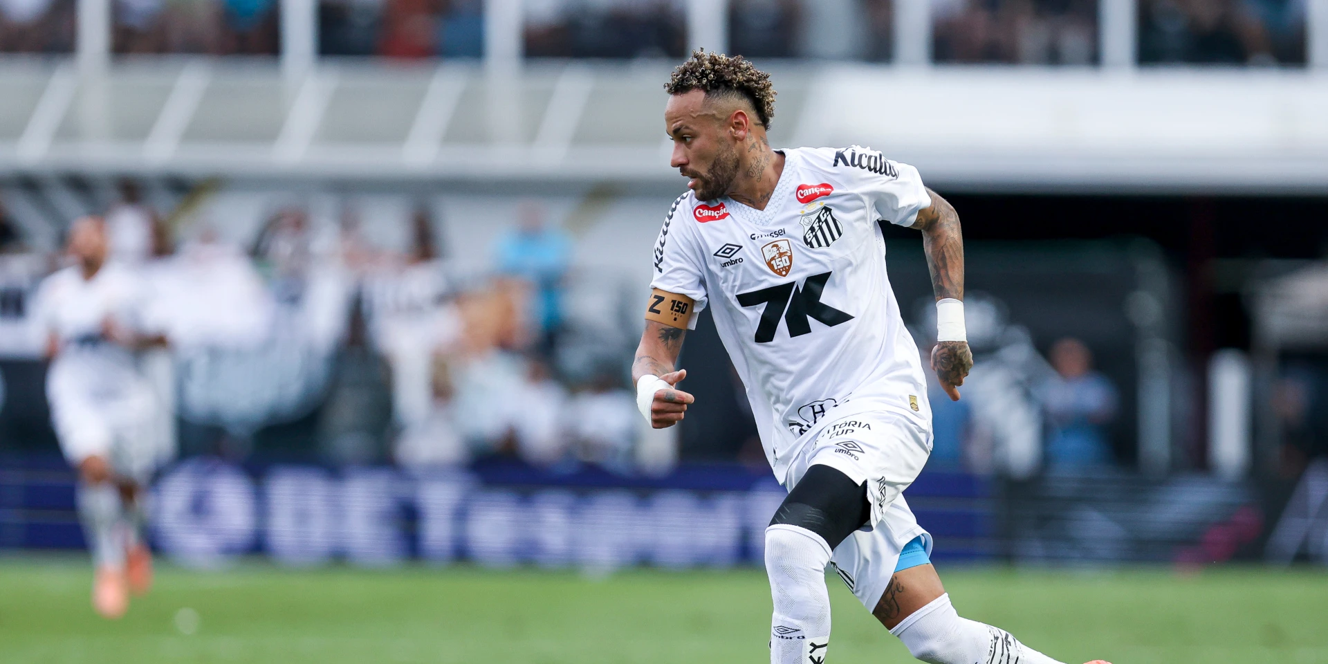 Neymar extending Santos deal: reports