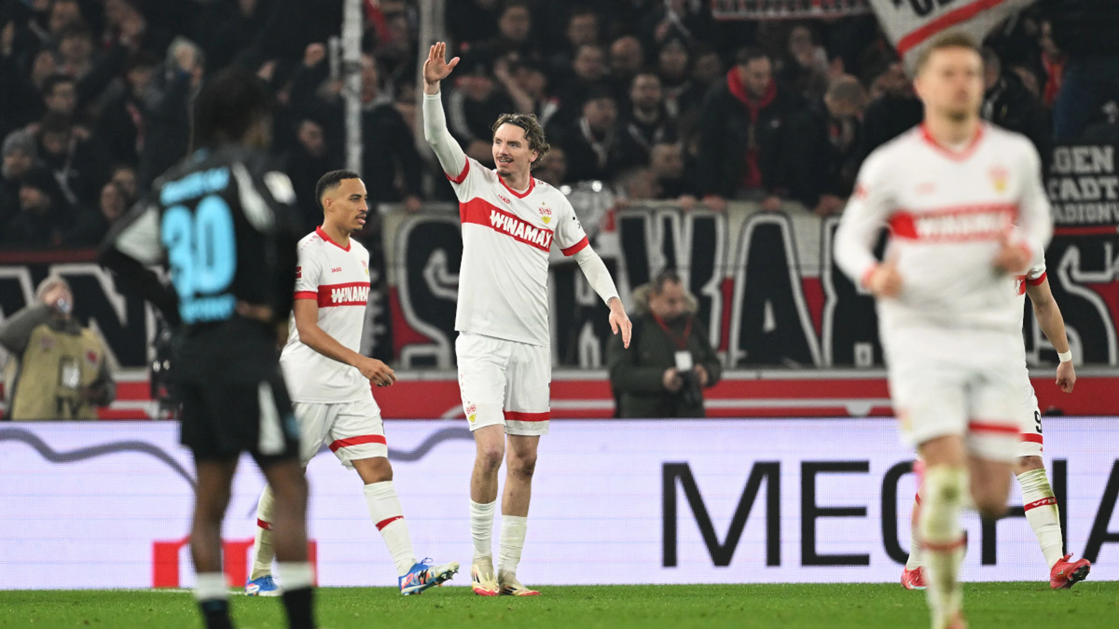 Schick late show caps Leverkusen fightback to close gap on Bayern Munich